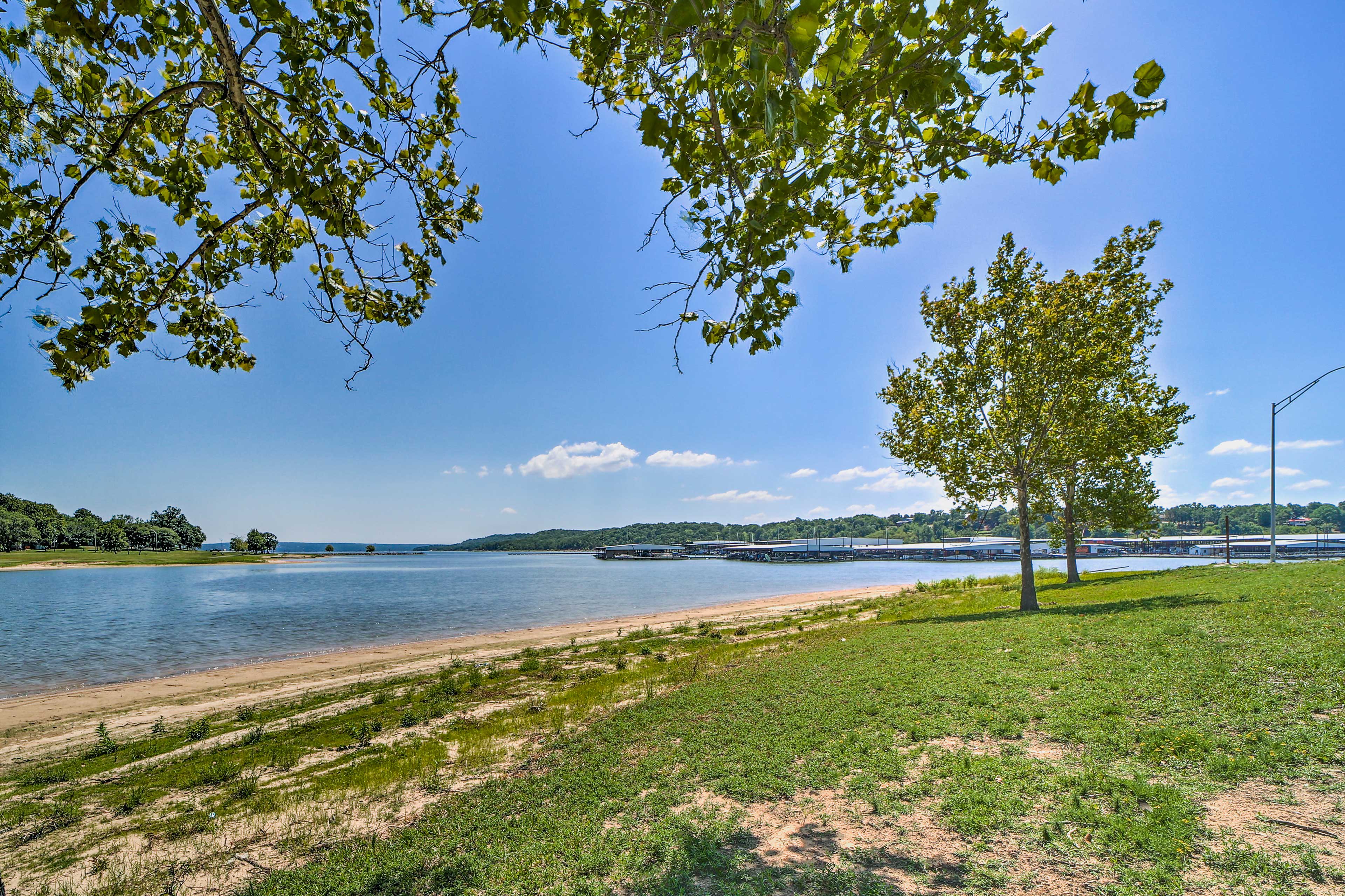 Eufaula Retreat w/ Lake Views Walk to Marina Evolve