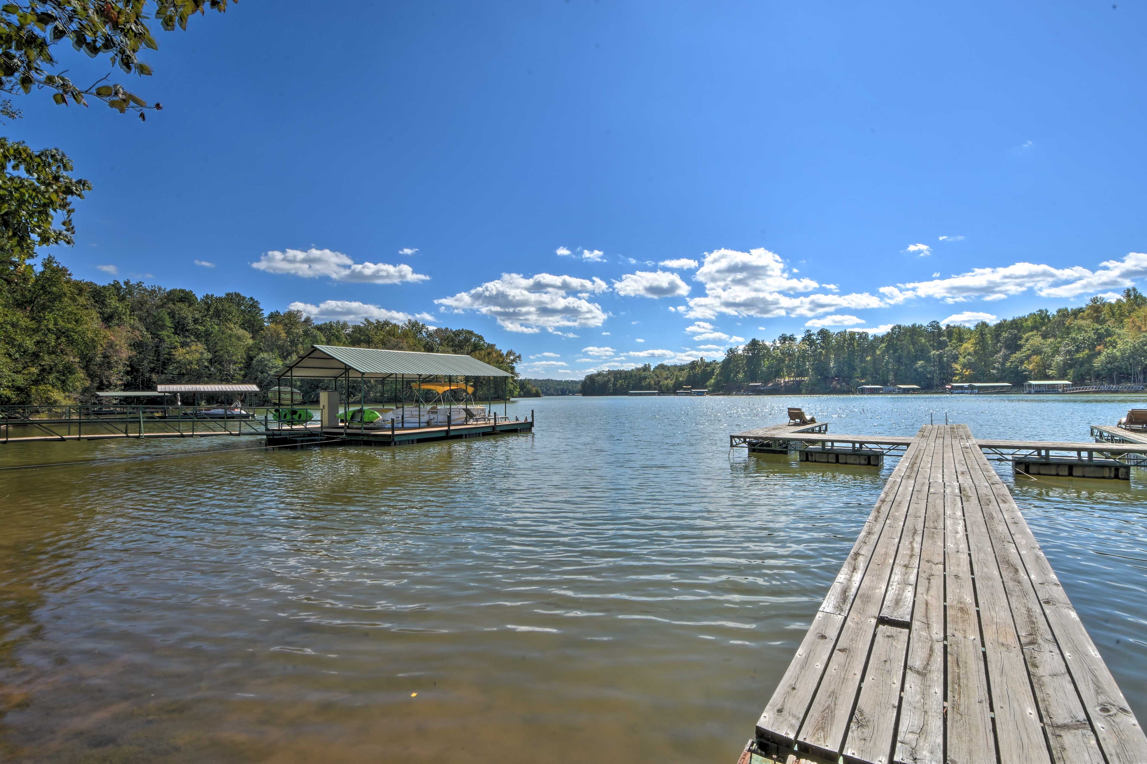 Lovely Lake Hartwell Retreat Dock, Deck & Grill! Fair Play, SC Evolve