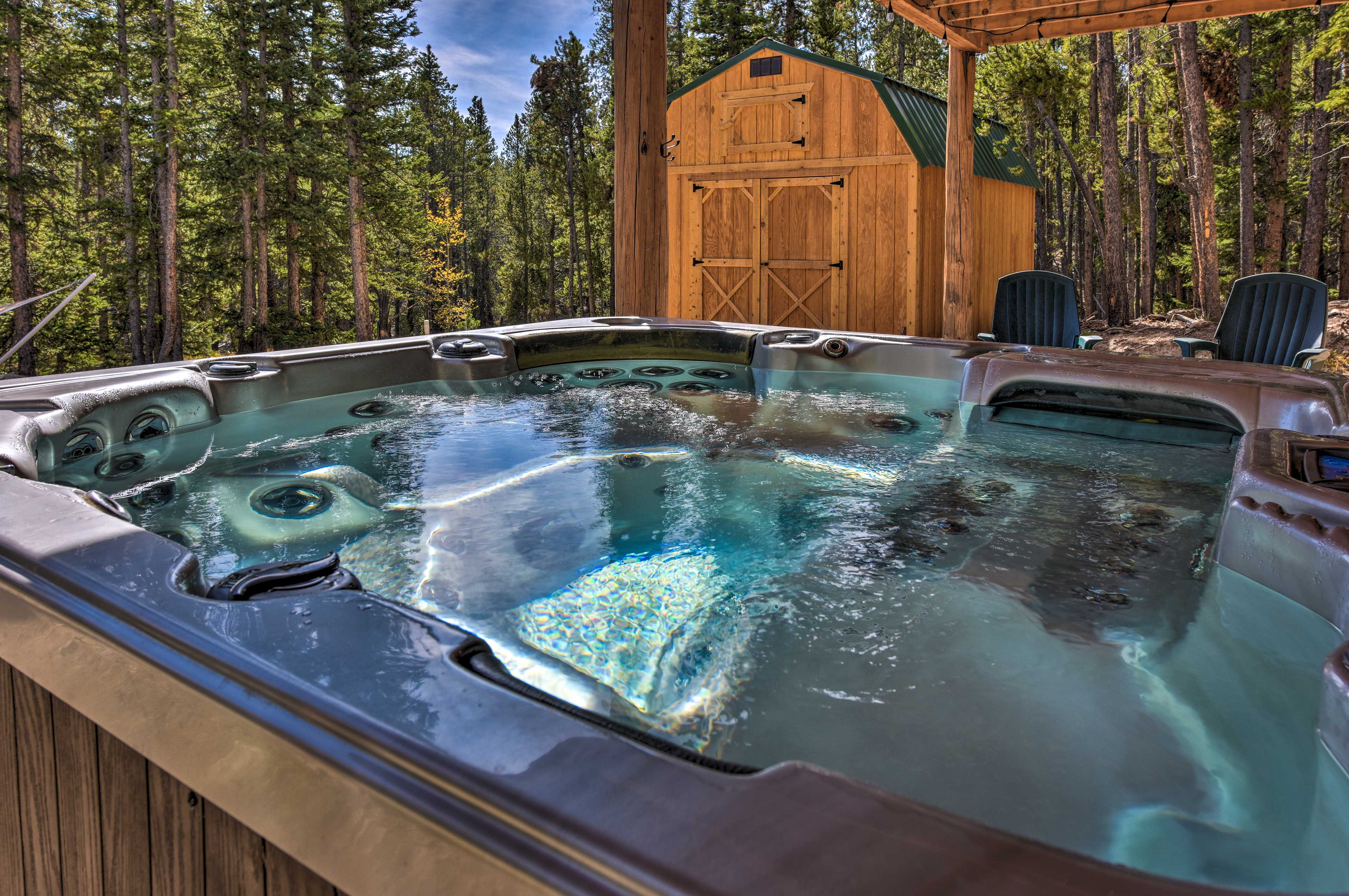 Rustic & Roomy Fairplay Cabin w/ Hot Tub! Evolve