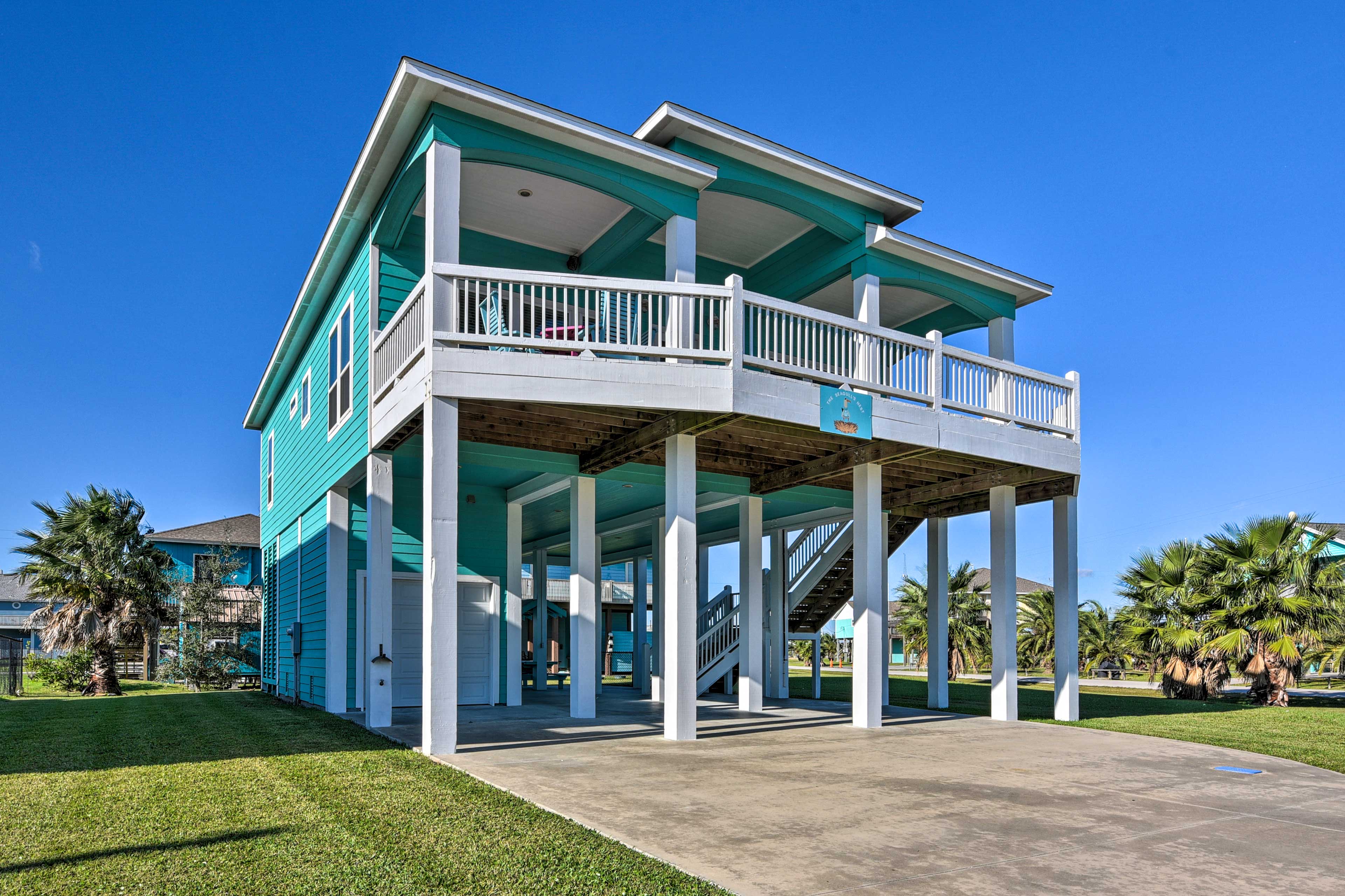 Updated Bolivar Peninsula Retreat Deck & Fire Pit Crystal Beach, TX