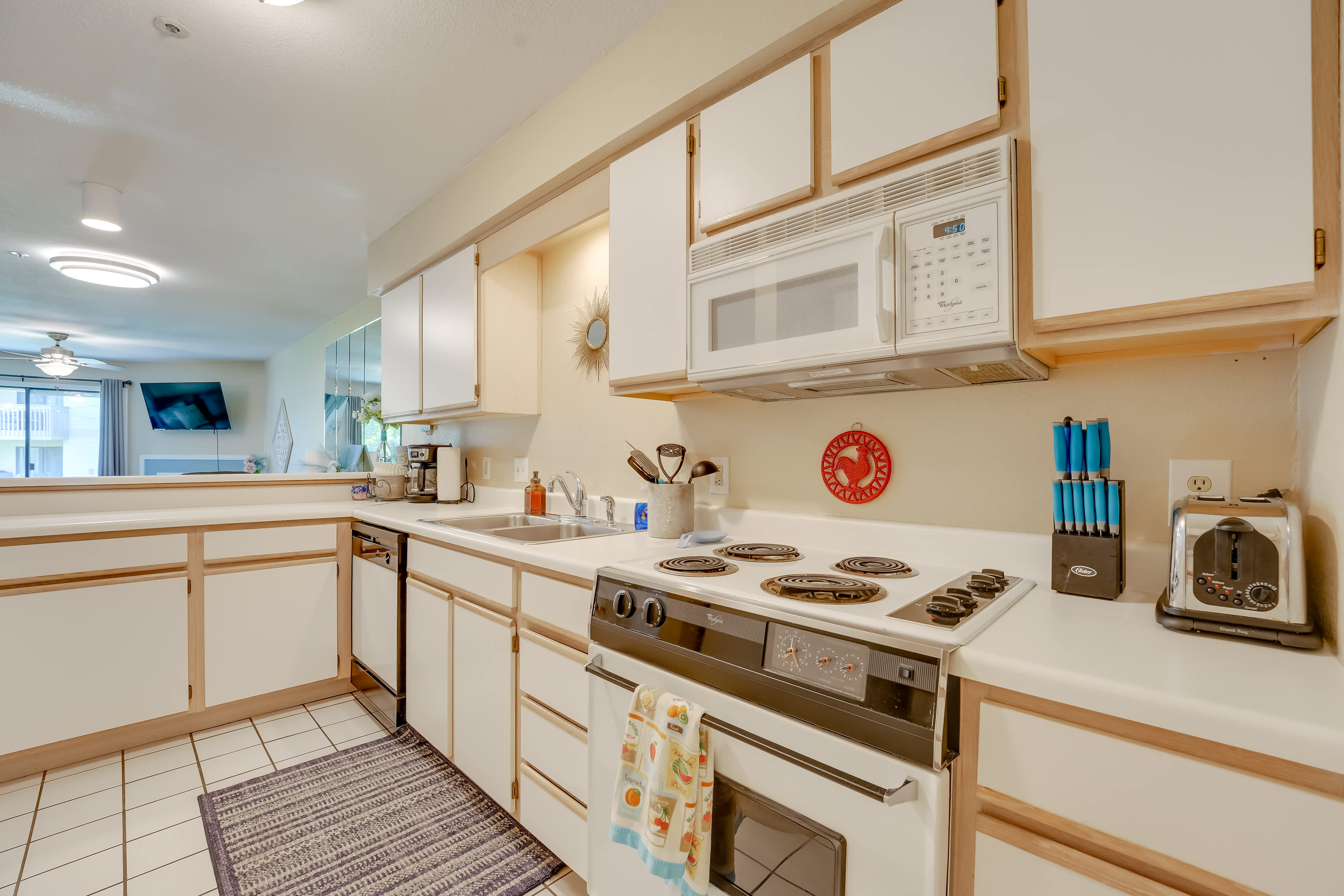 Branson Resort Condo by Lake w/ Pool! Evolve