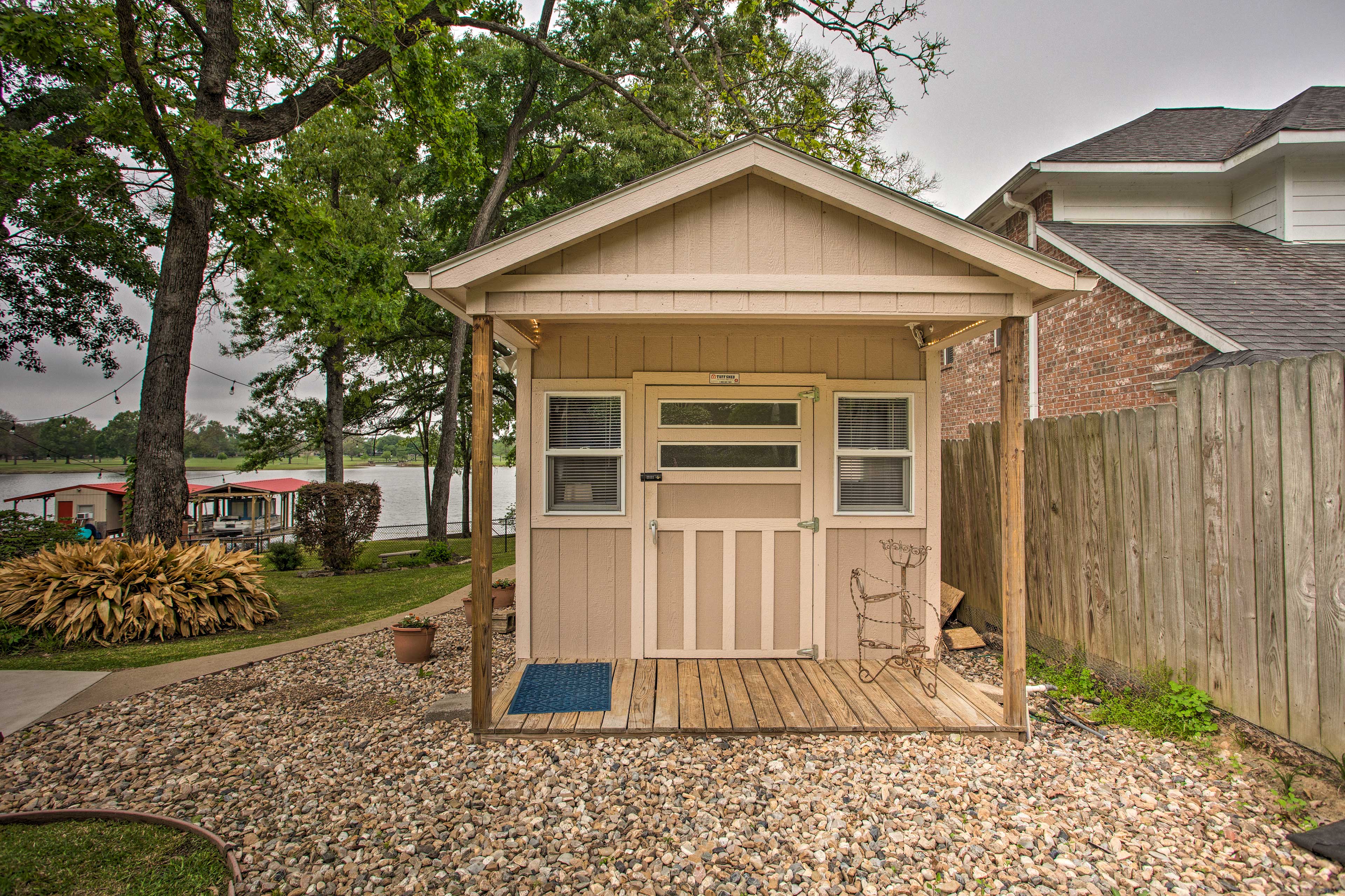 Idyllic Lakefront Retreat w/ Dock & Boat House! Bullard, TX Evolve