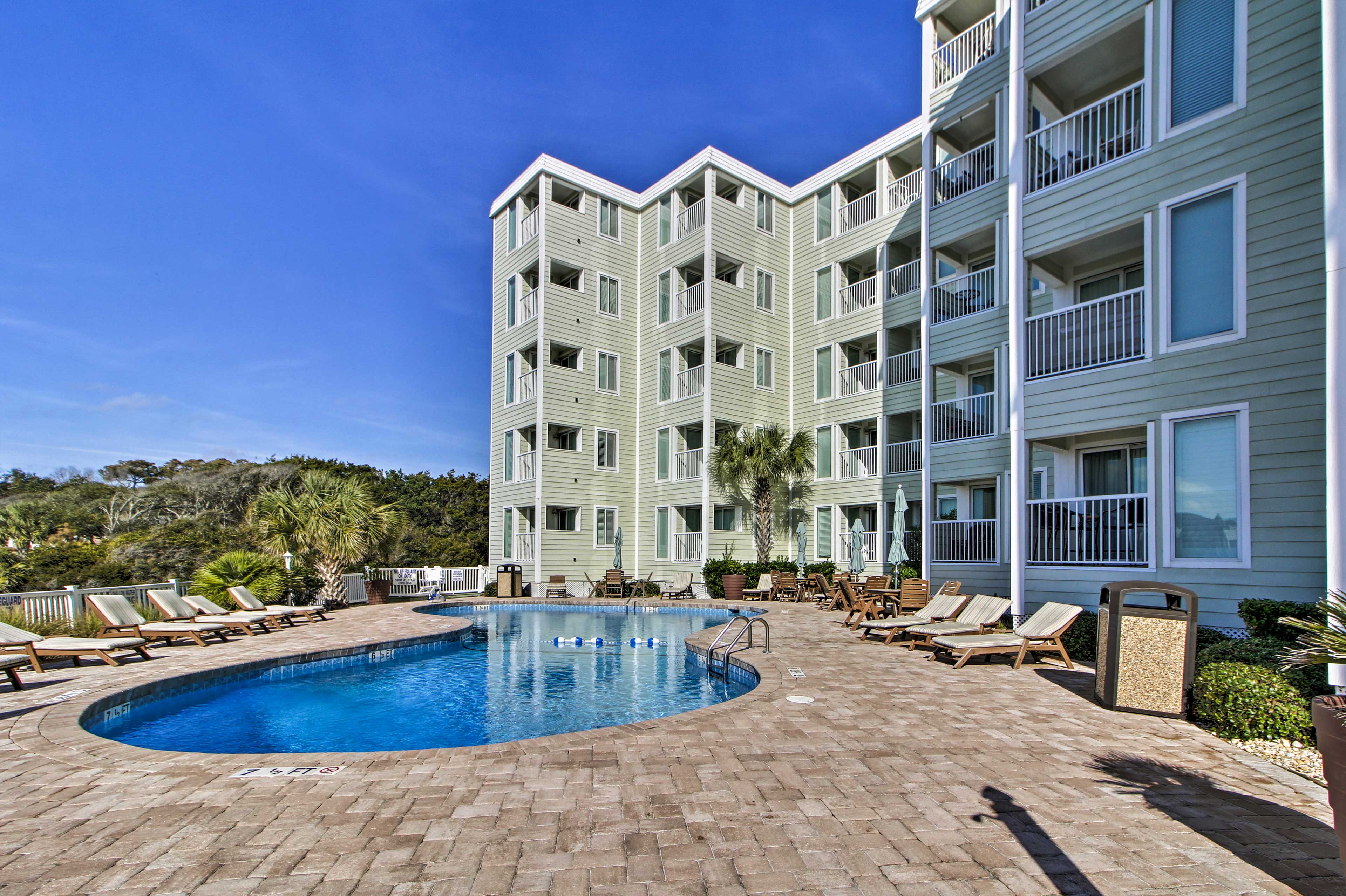 Myrtle Beach Oceanfront Condo with Resort Perks! Evolve