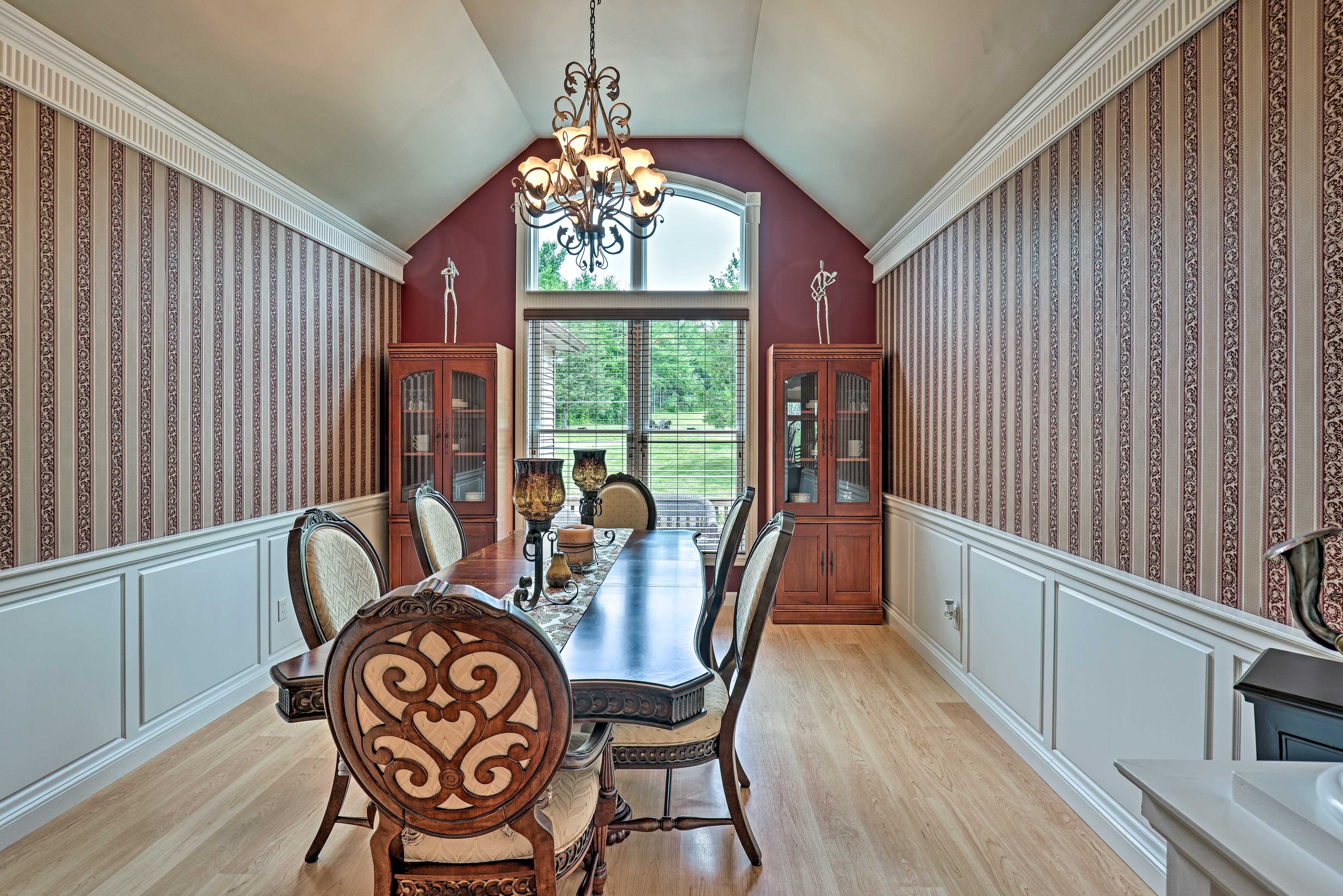 Luxurious Finger Lakes Home w/ Game Room & Deck! Rushville, NY Evolve