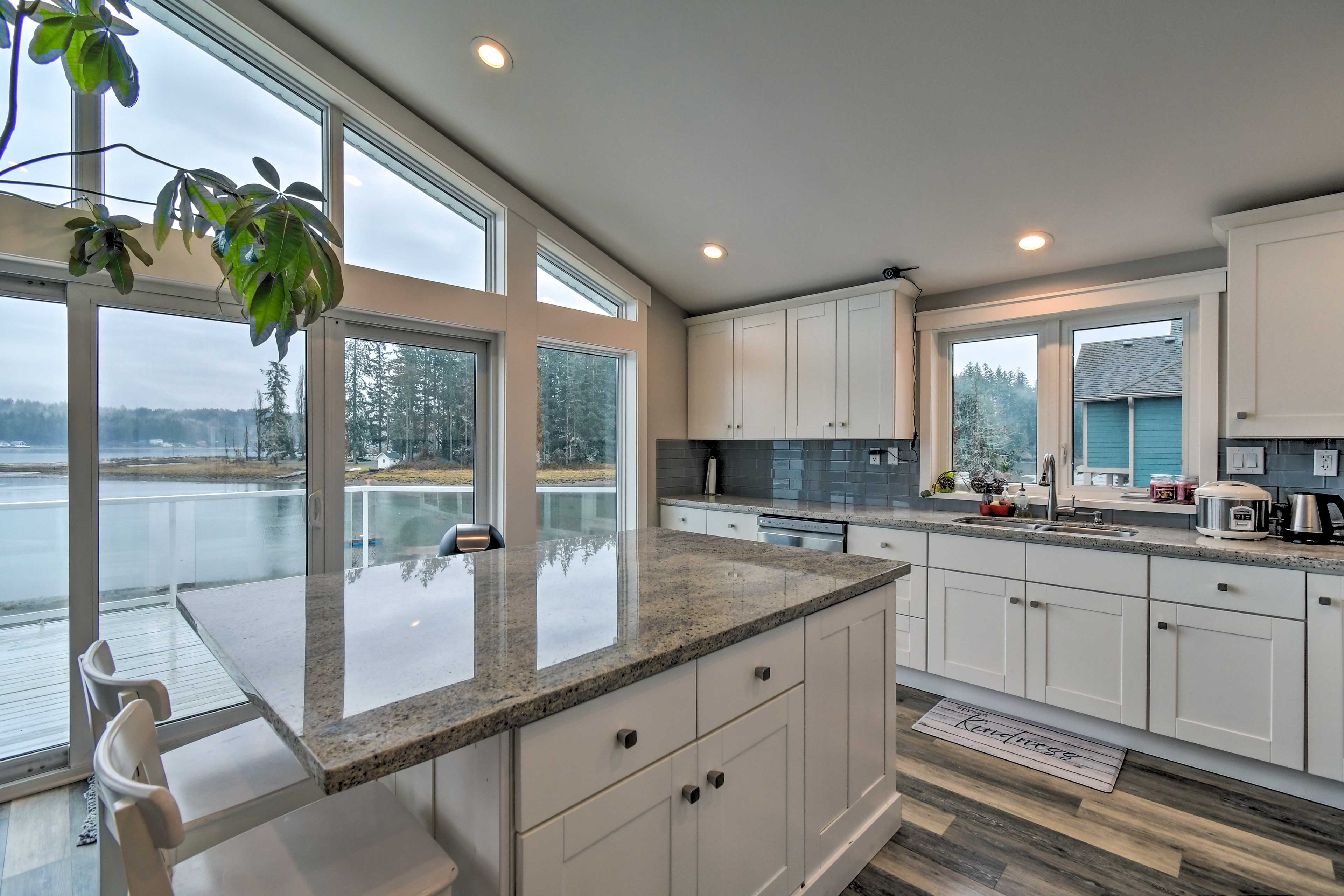 Cozy Getaway on North Bay Fish, Kayak & Swim! Allyn, WA Evolve