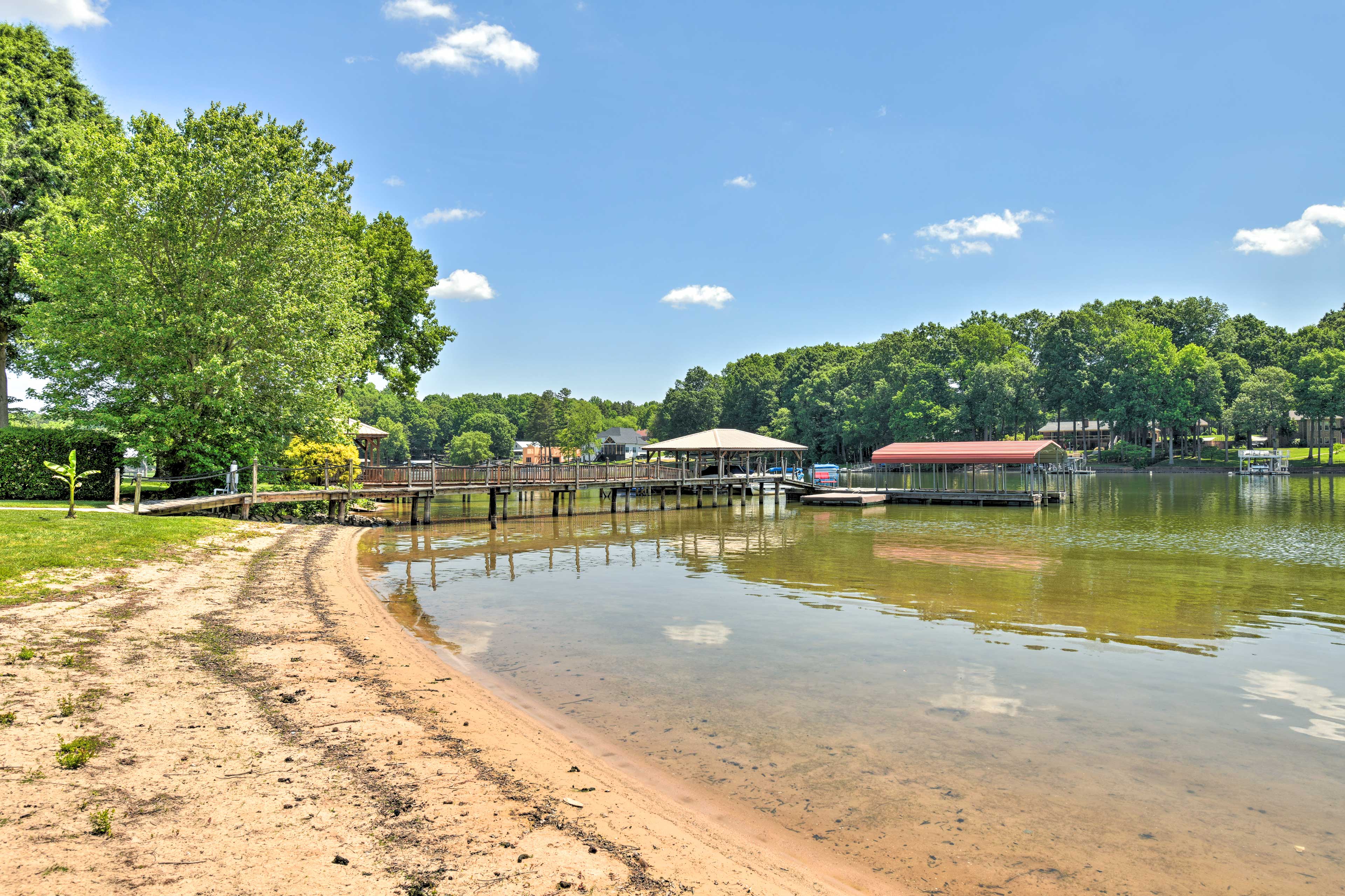 Waterfront Home w/ Private Beach on Lake Norman! Mooresville, NC Evolve