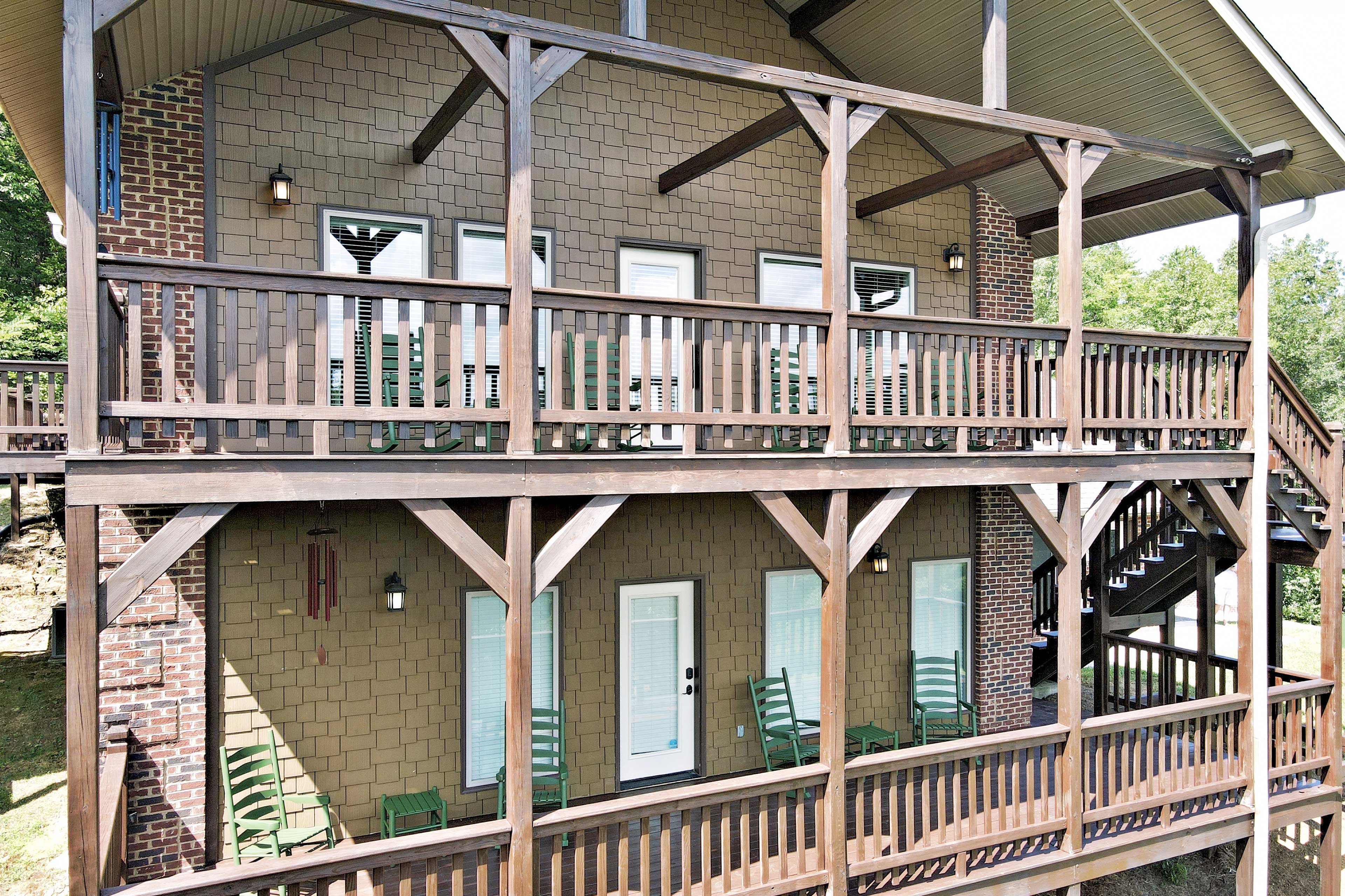 PetFriendly Smoky Mountain Retreat w/ Game Room! Sevierville, TN