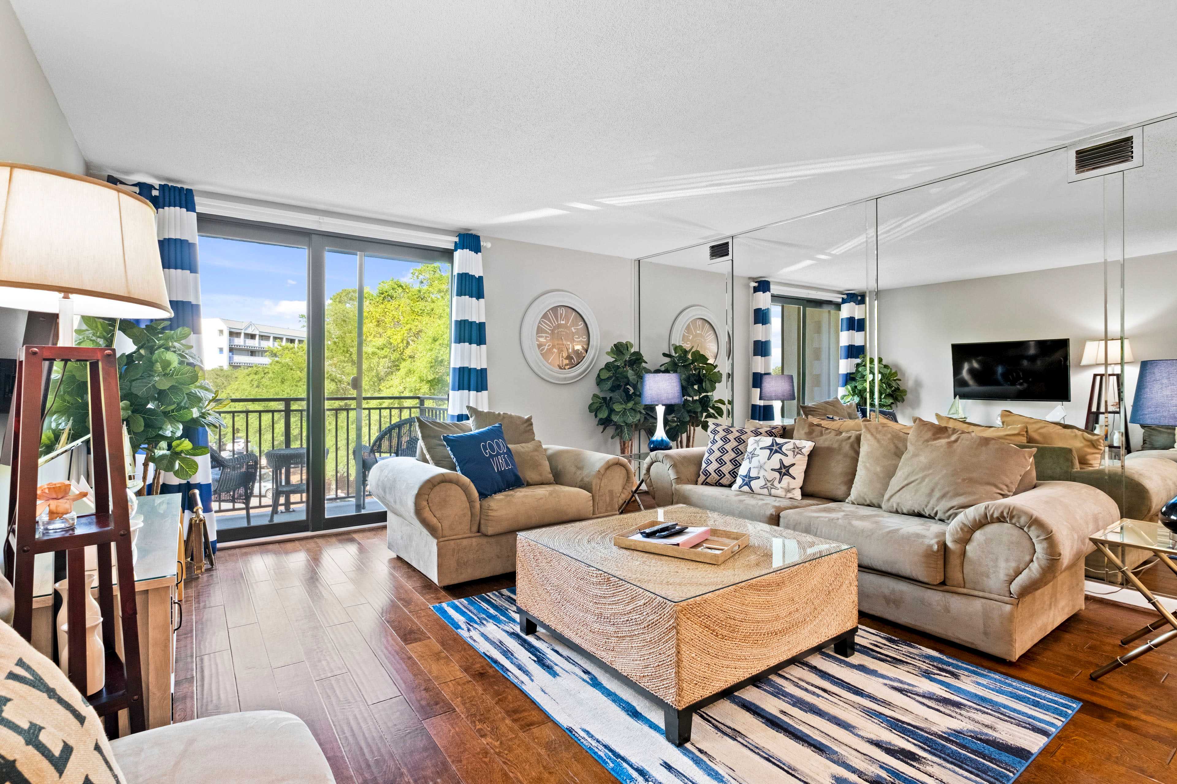 ResortStyle Condo in Harbour Town w/ Pool! Hilton Head Island, SC