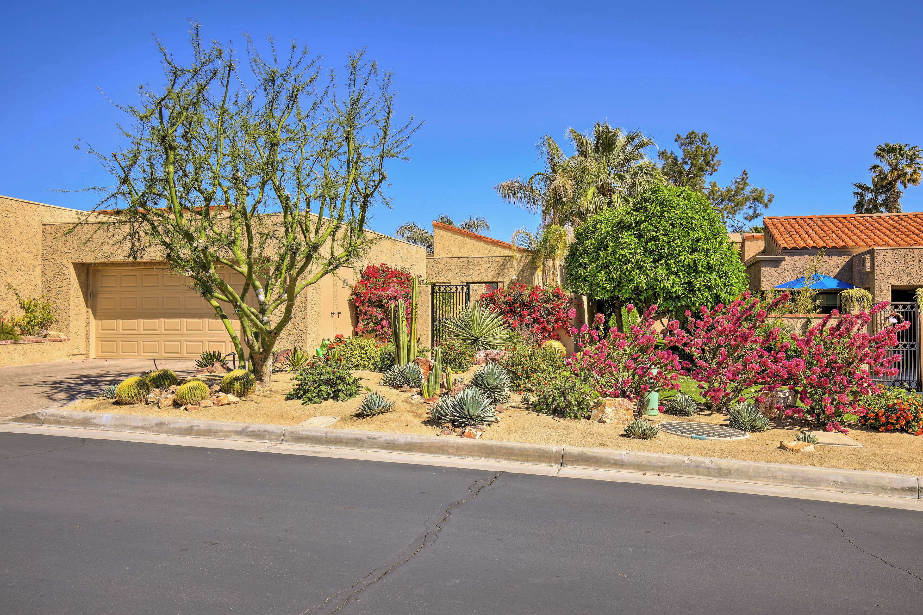 Contemporary Palm Desert Condo w/ Courtyard! Evolve