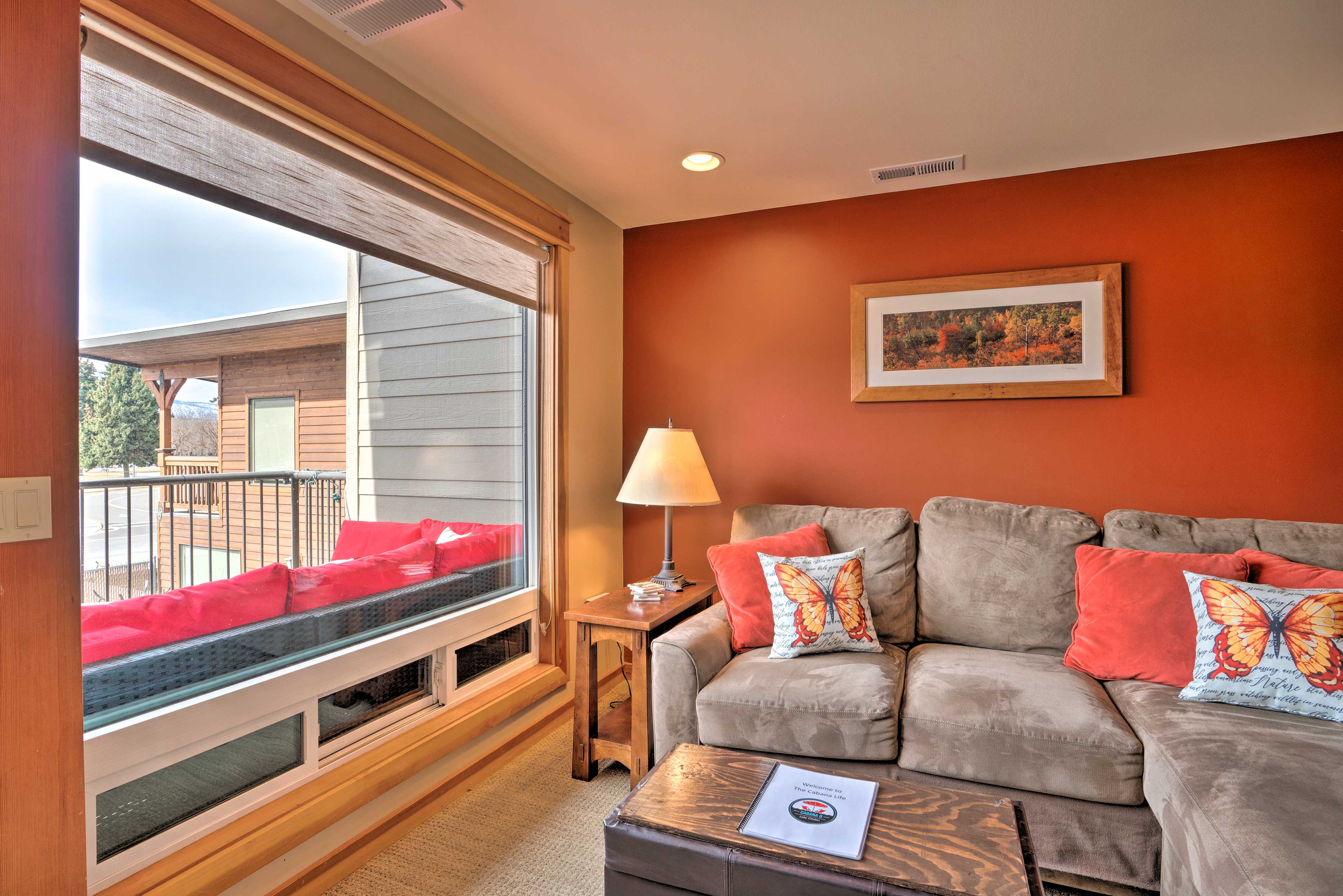 Condo w/ Lake View 1 Block to Waterfront Fun Chelan, WA Evolve