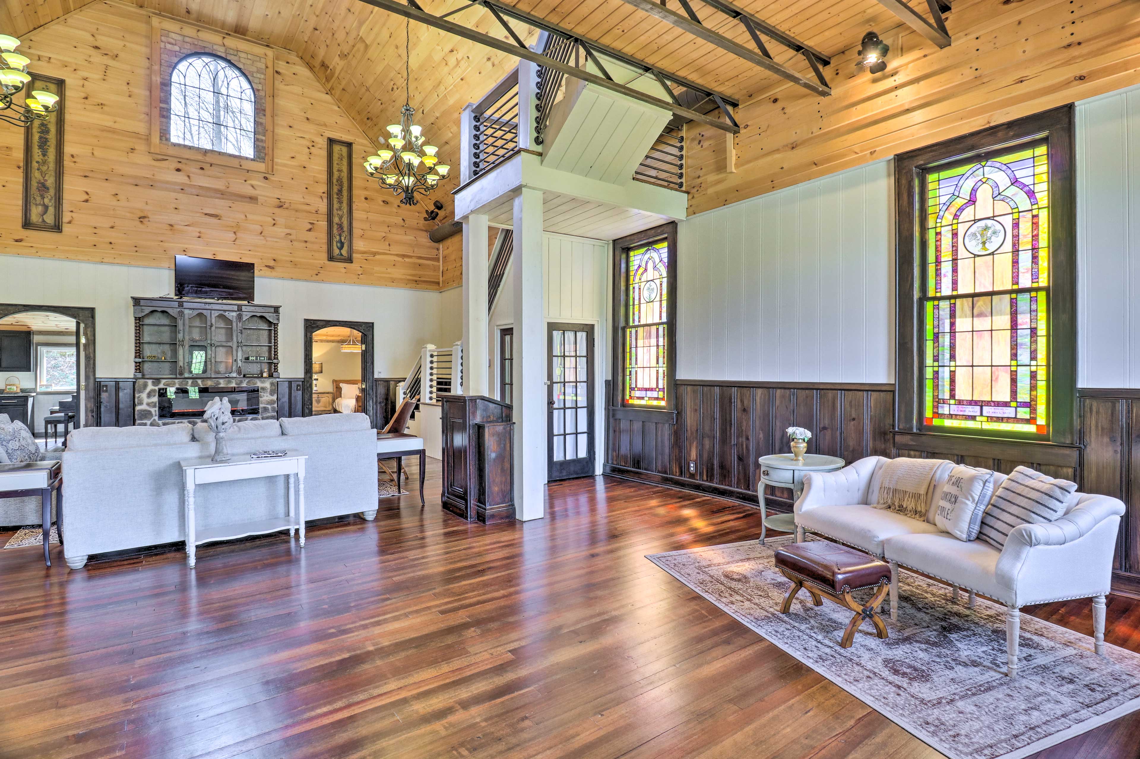 ‘Iron Duff Chapel’ Unique Escape w/ Mtn Views! Waynesville, NC Evolve