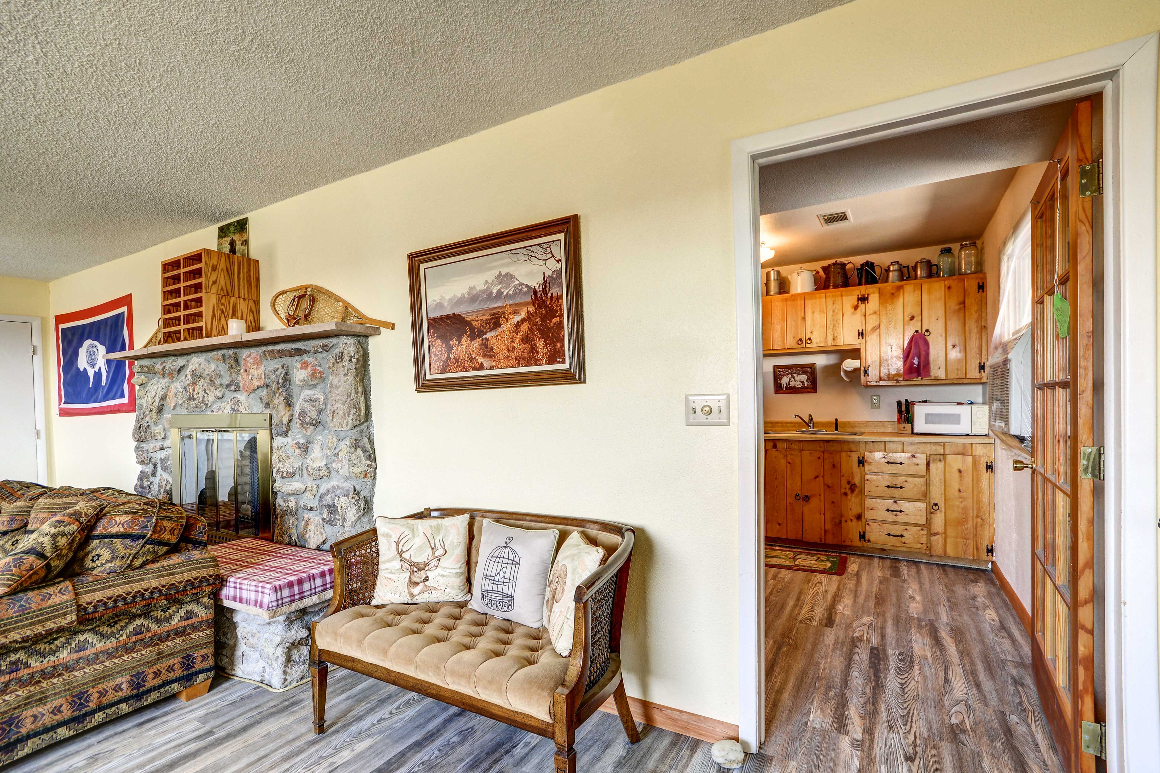 Cody Apartment w/ Panoramic Mountain Vistas! Evolve