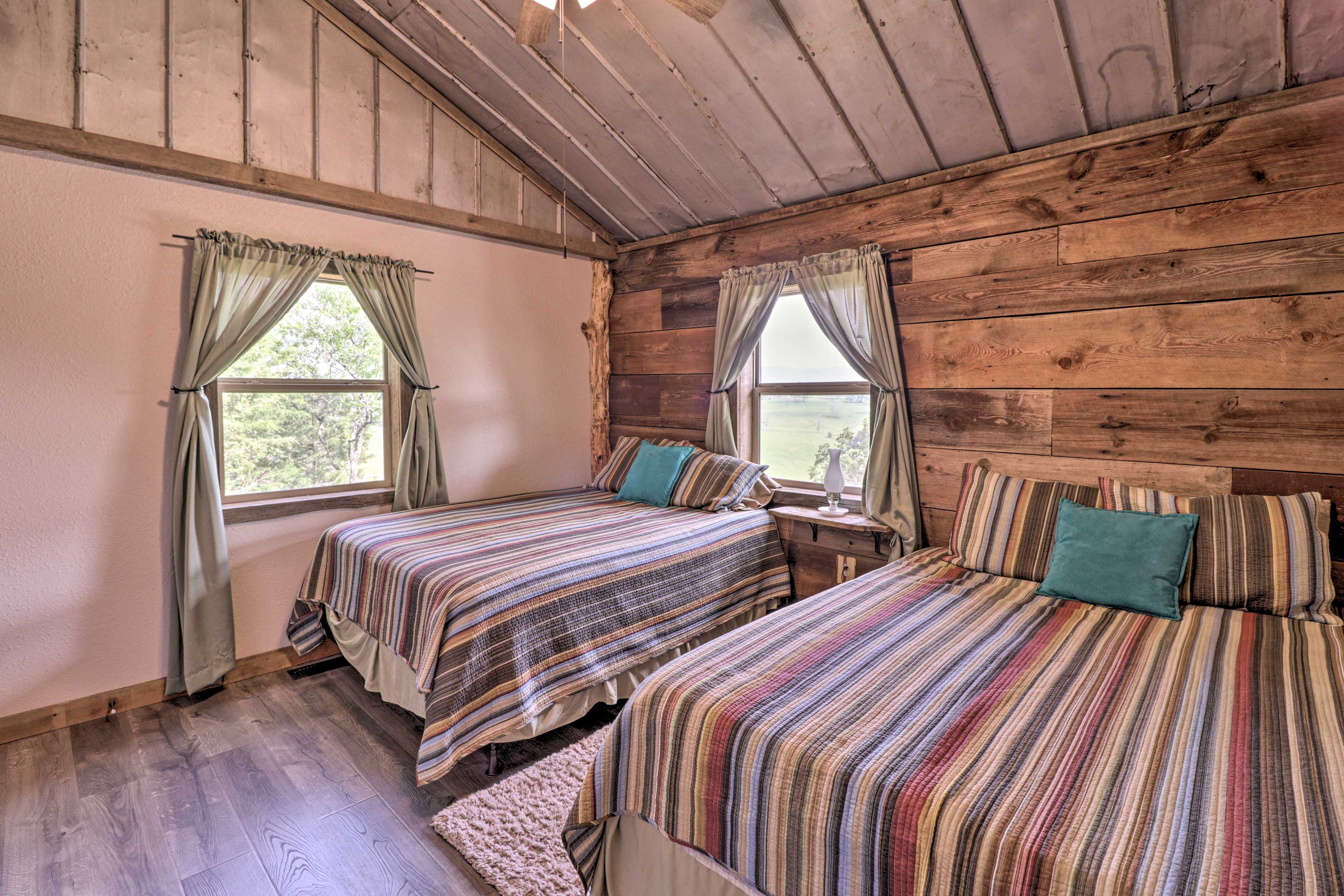 'CJ's Crooked Hideaway' Secluded Retreat! Flippin, AR Evolve