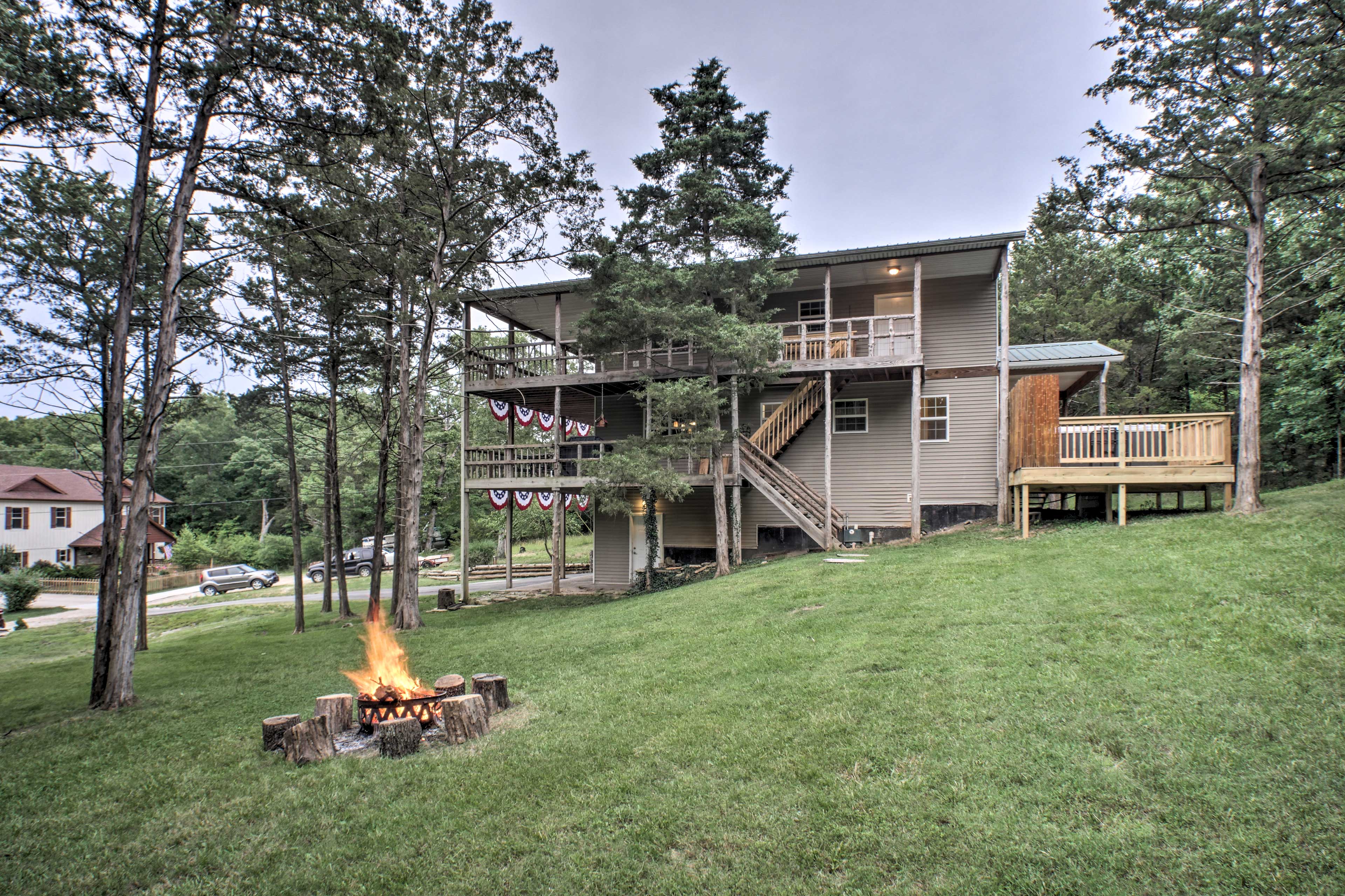 Serene Lakeside Escape W Game Room And Hot Tub Evolve