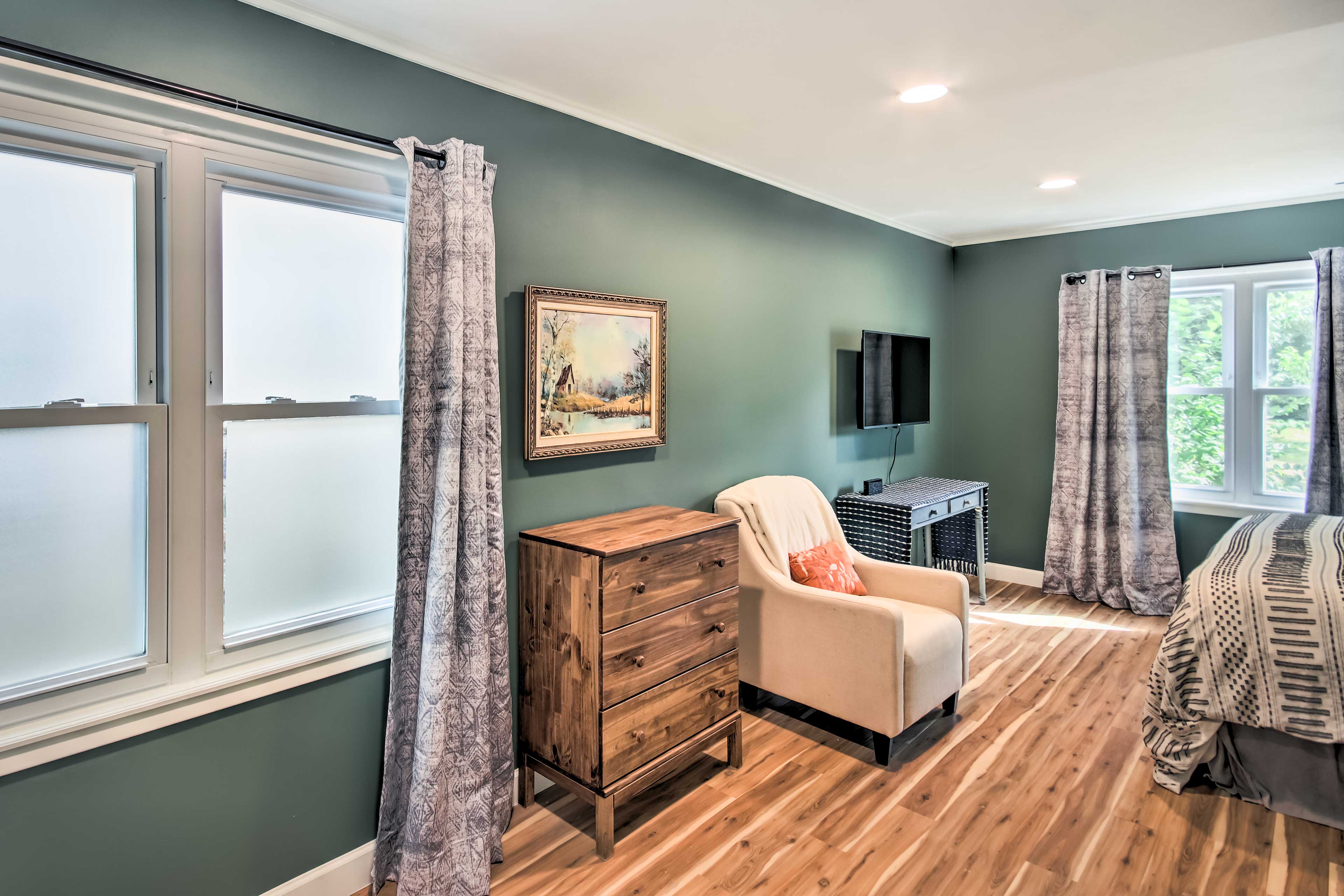 Modern Lakefront Home w/ Dock, Deck & Boat Slip! Eucha, OK Evolve