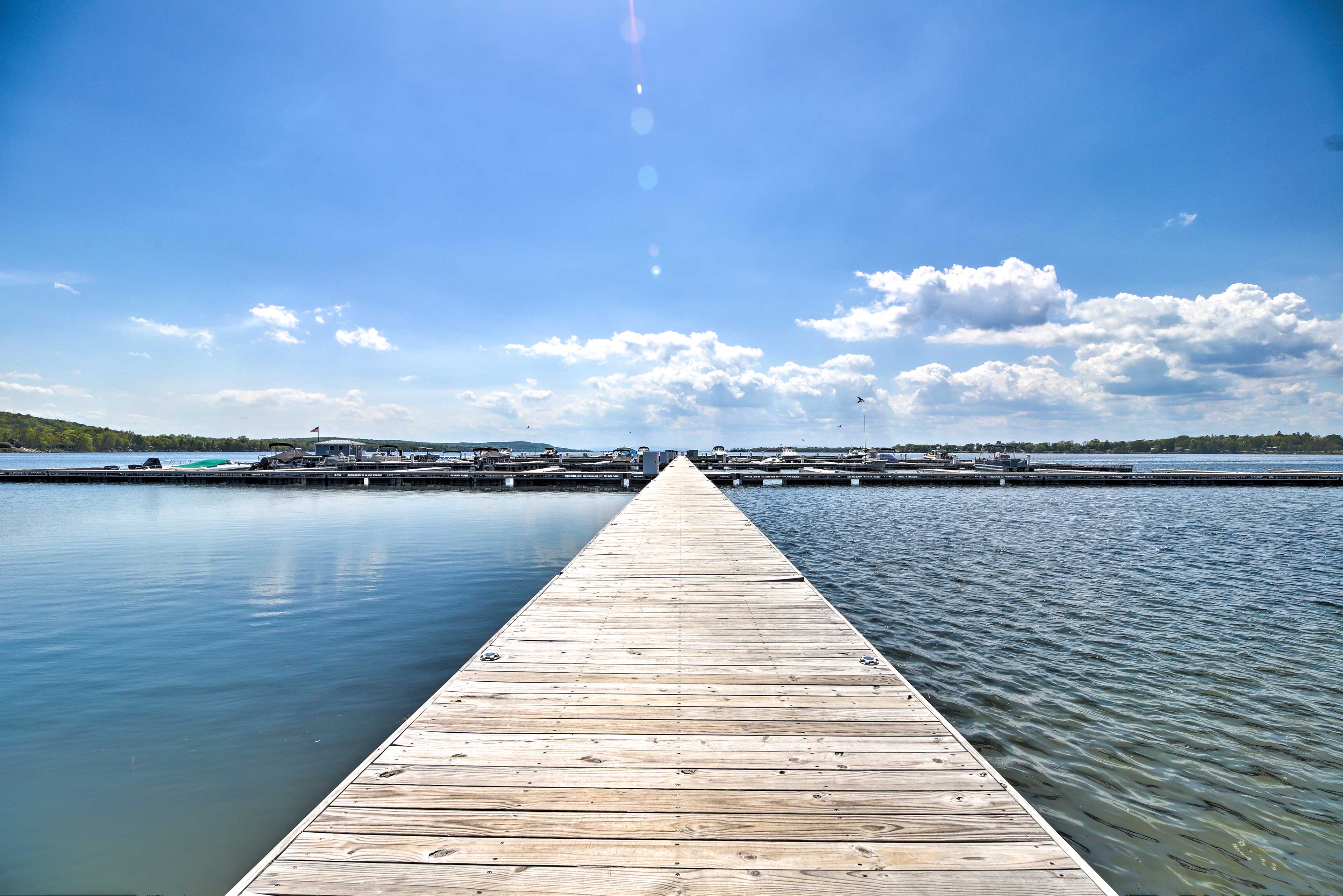 Lake Champlain Home w/ Decks, Kayaks & Fire Pit! Saint Albans City