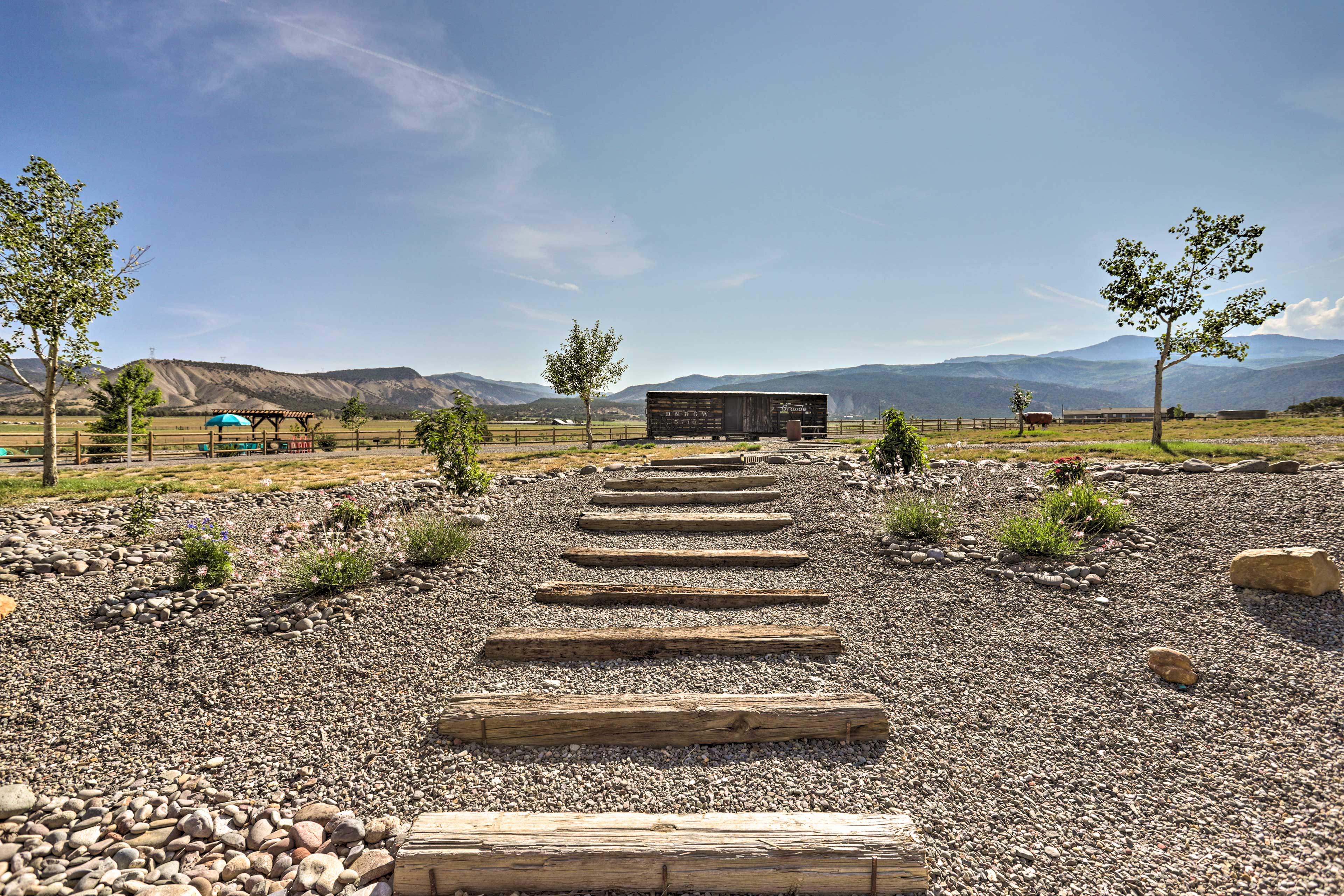 Montrose Barndominium on 7 Acres with Views! Evolve