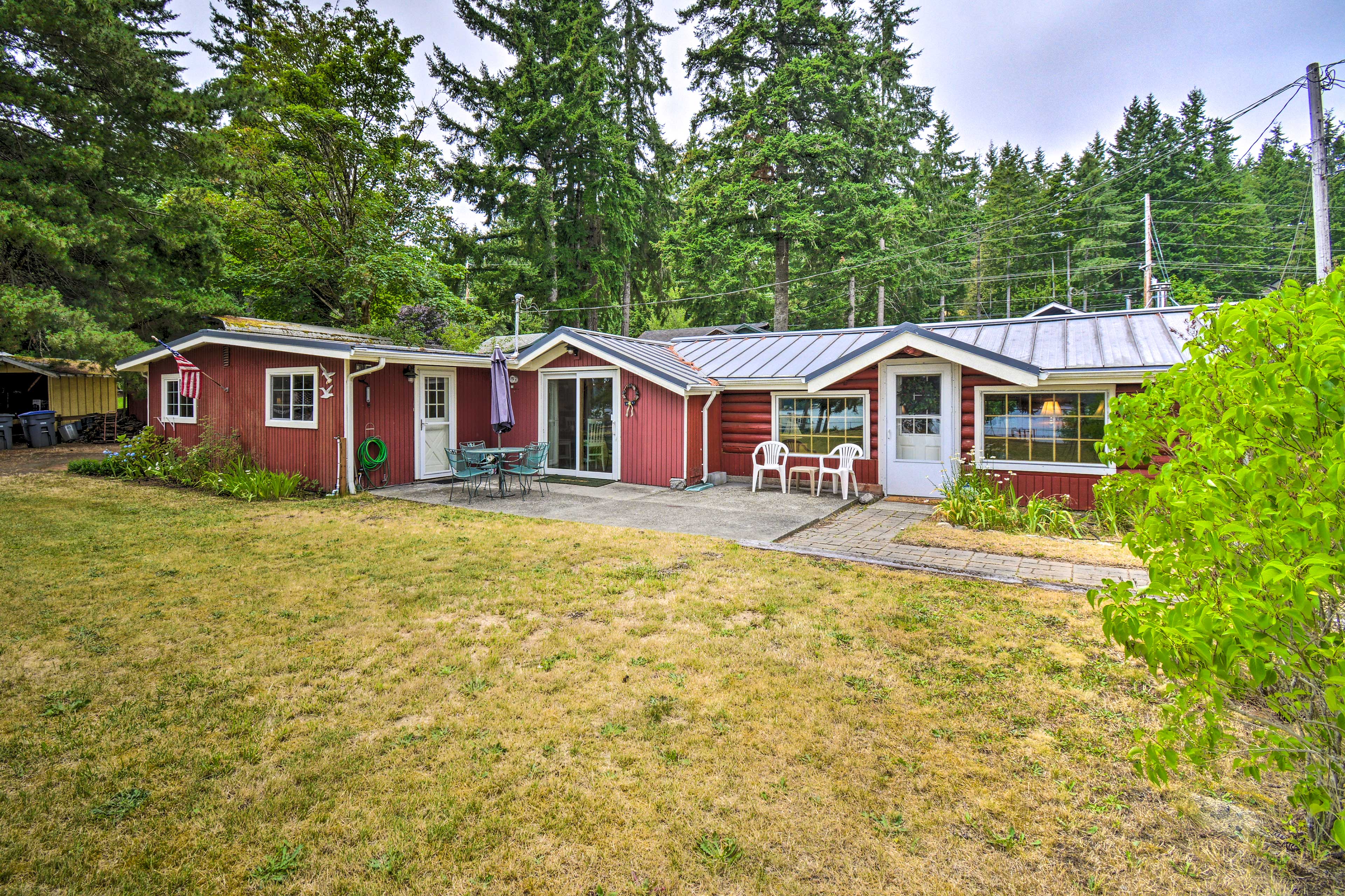 Historic Belfair Cabin Abode on the Hood Canal! Evolve