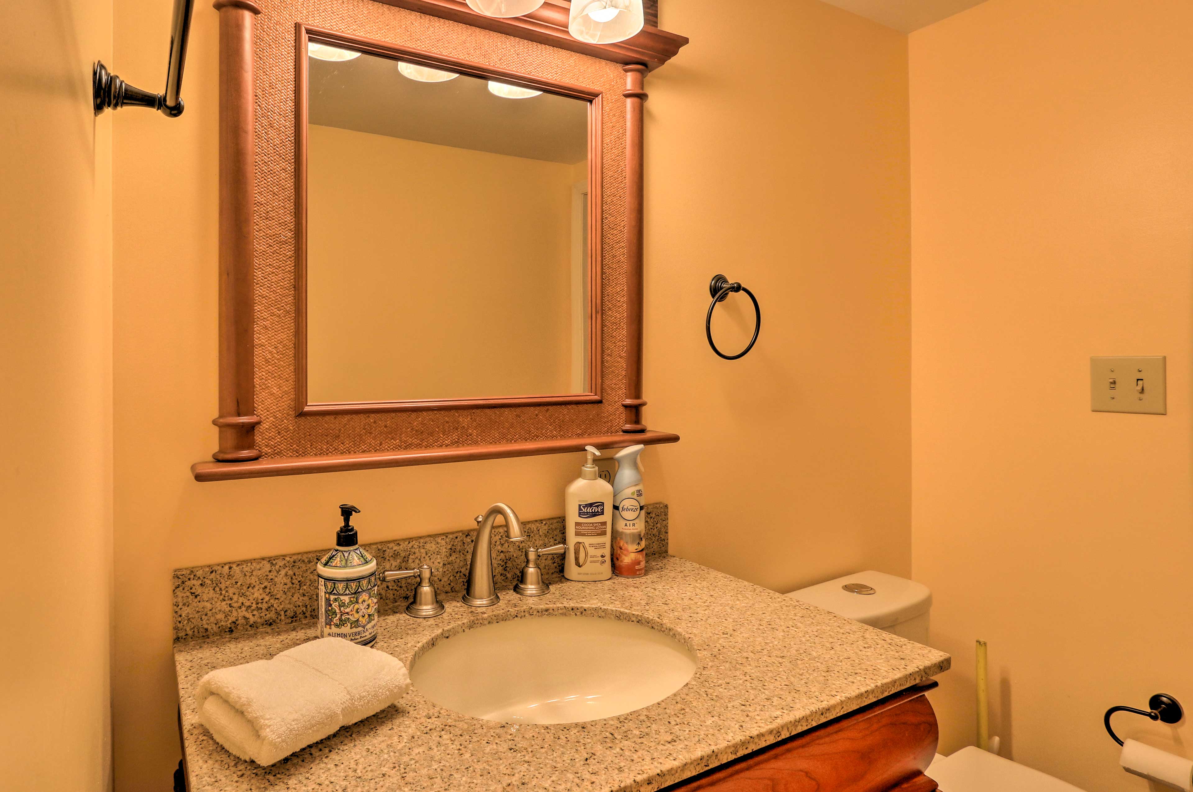 Family Retreat w/ Deck Near Appalachian Trail! Berryville, VA Evolve