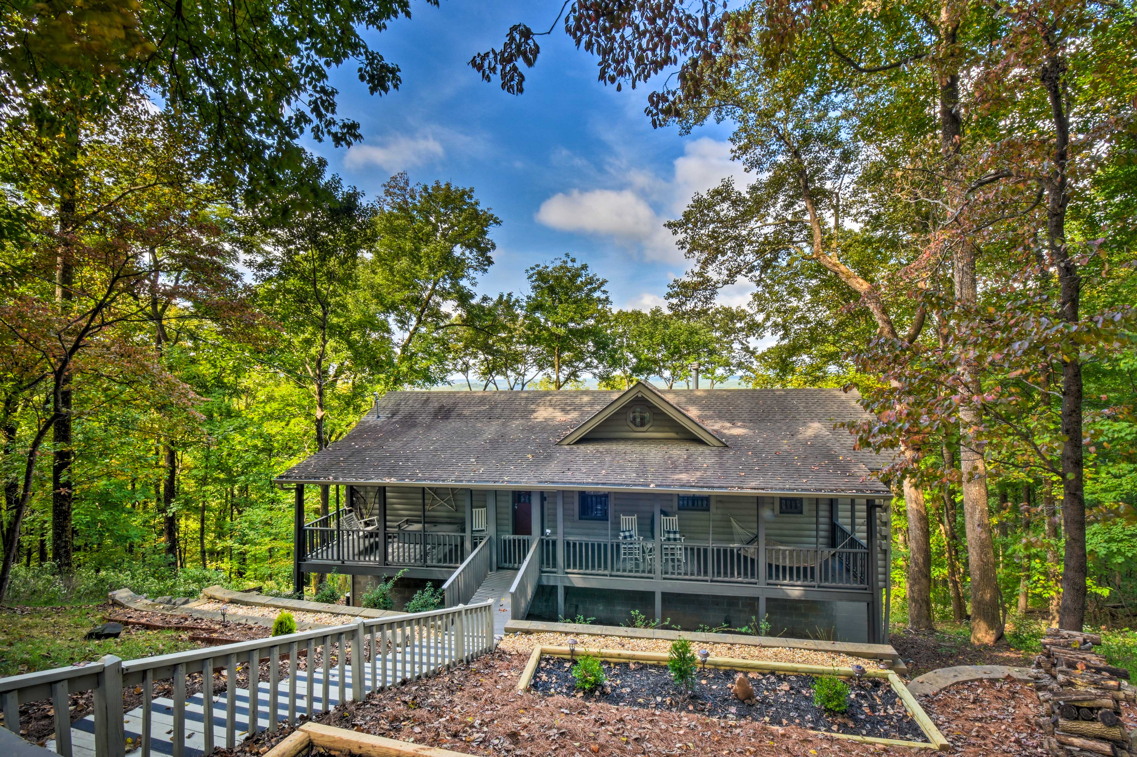 Bent Tree Cabin with Mountain & Lake Views! Jasper, GA Evolve