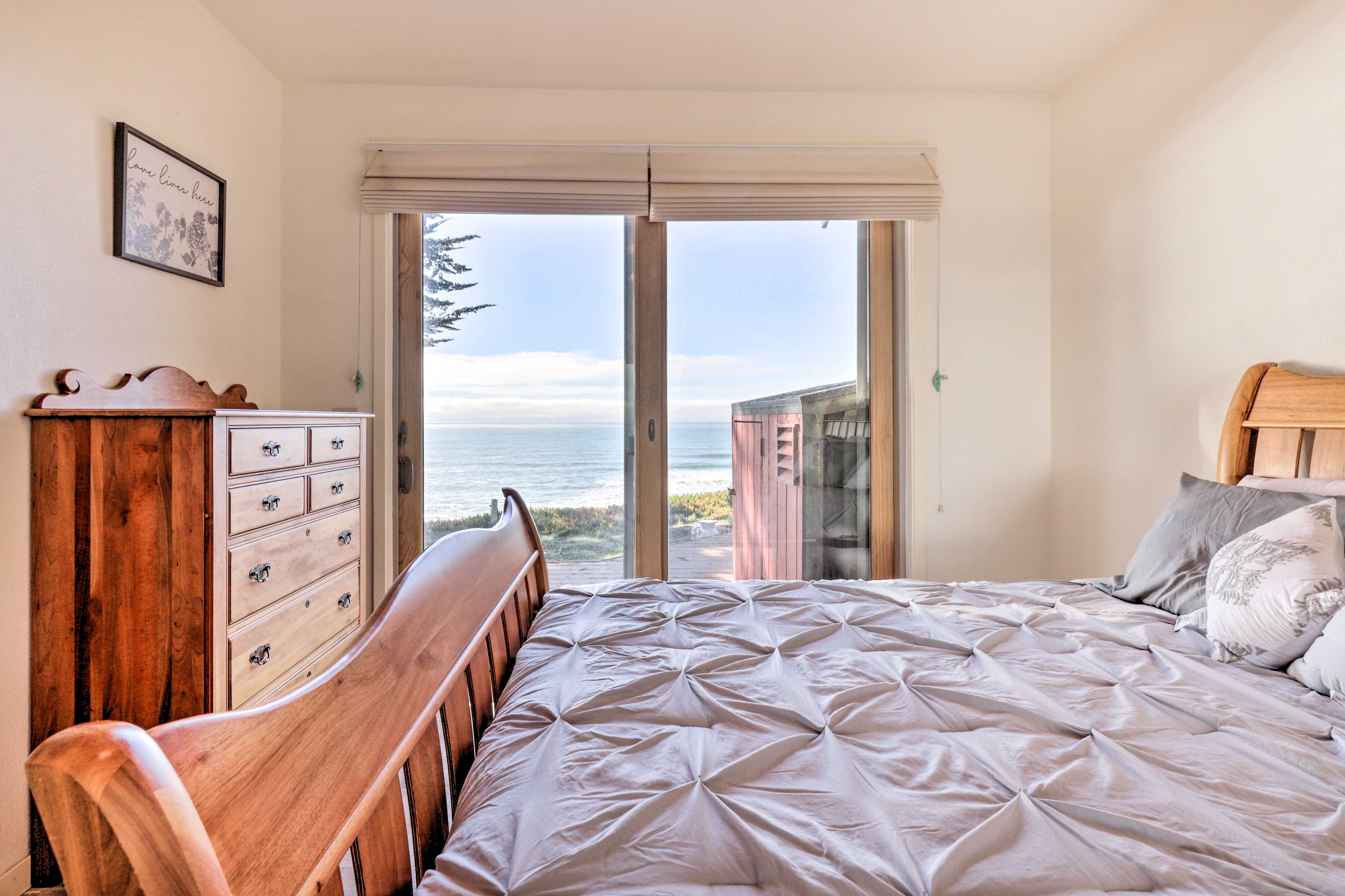 Oceanfront Point Arena House w/ Lovely Deck! Evolve