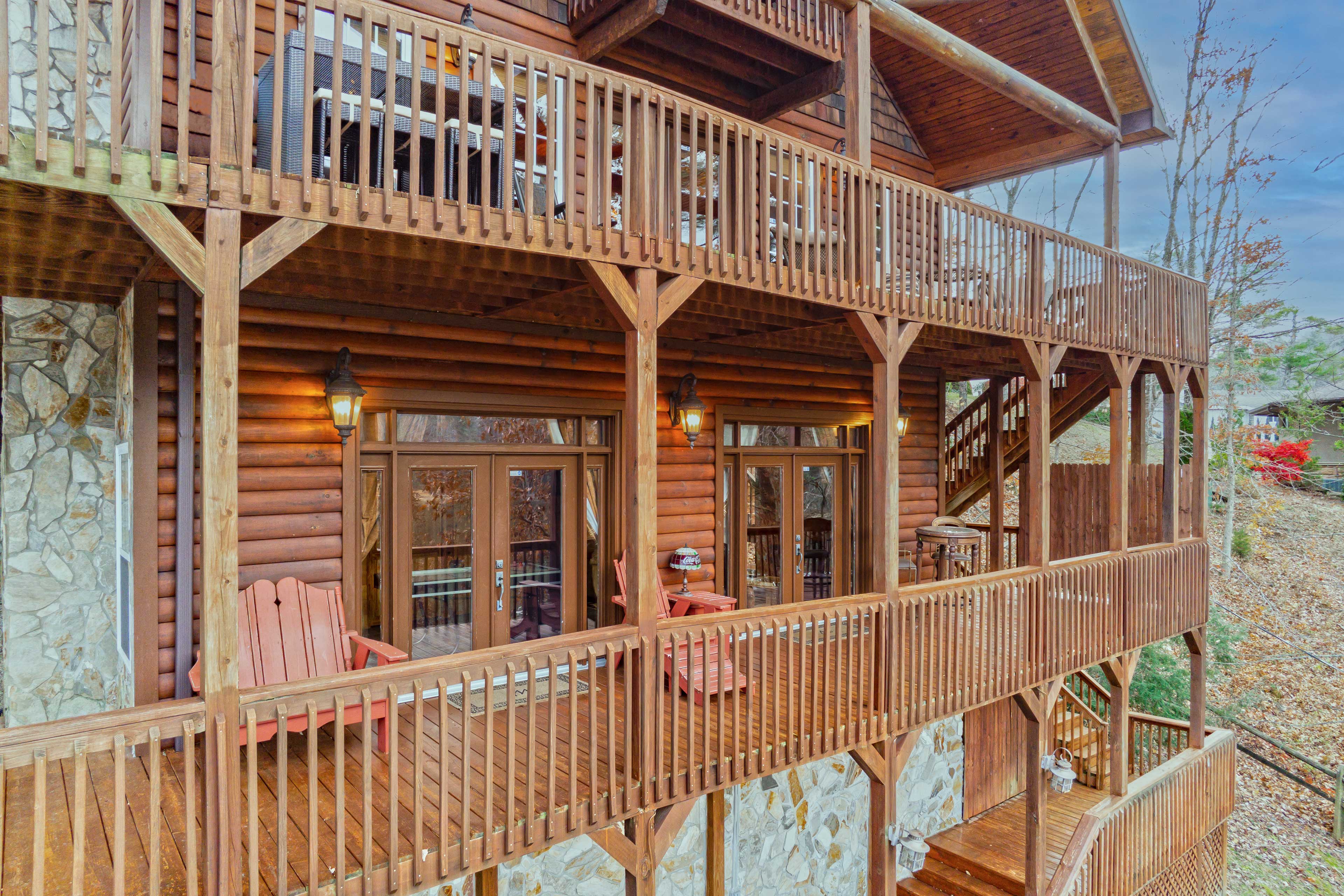 NEW! Chic ‘3Bears Cabin’ on Watauga Lake w/ Kayaks Butler, TN Evolve