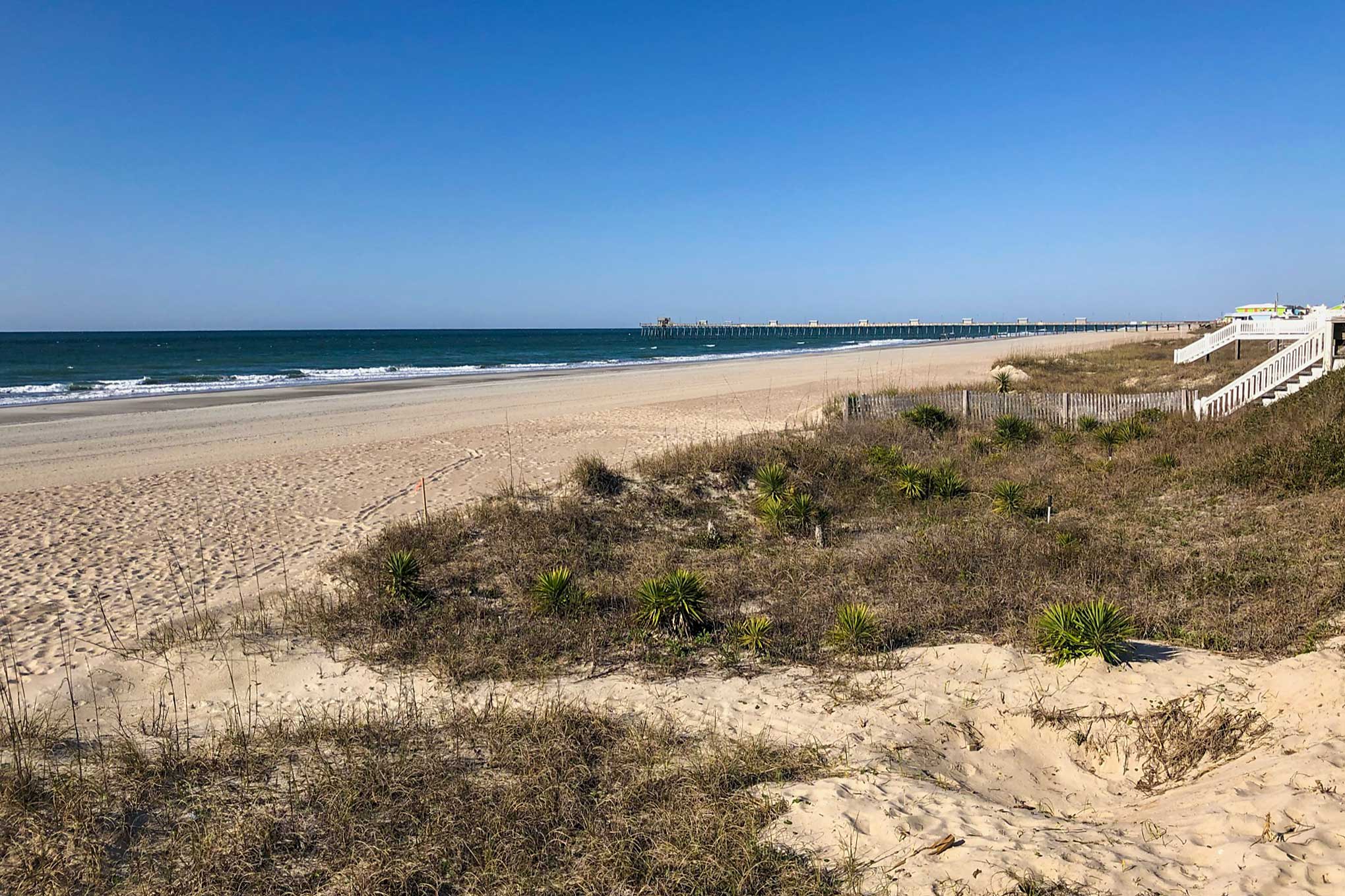 'Coastal Vista' ' Walk to Emerald Isle Beach! Evolve