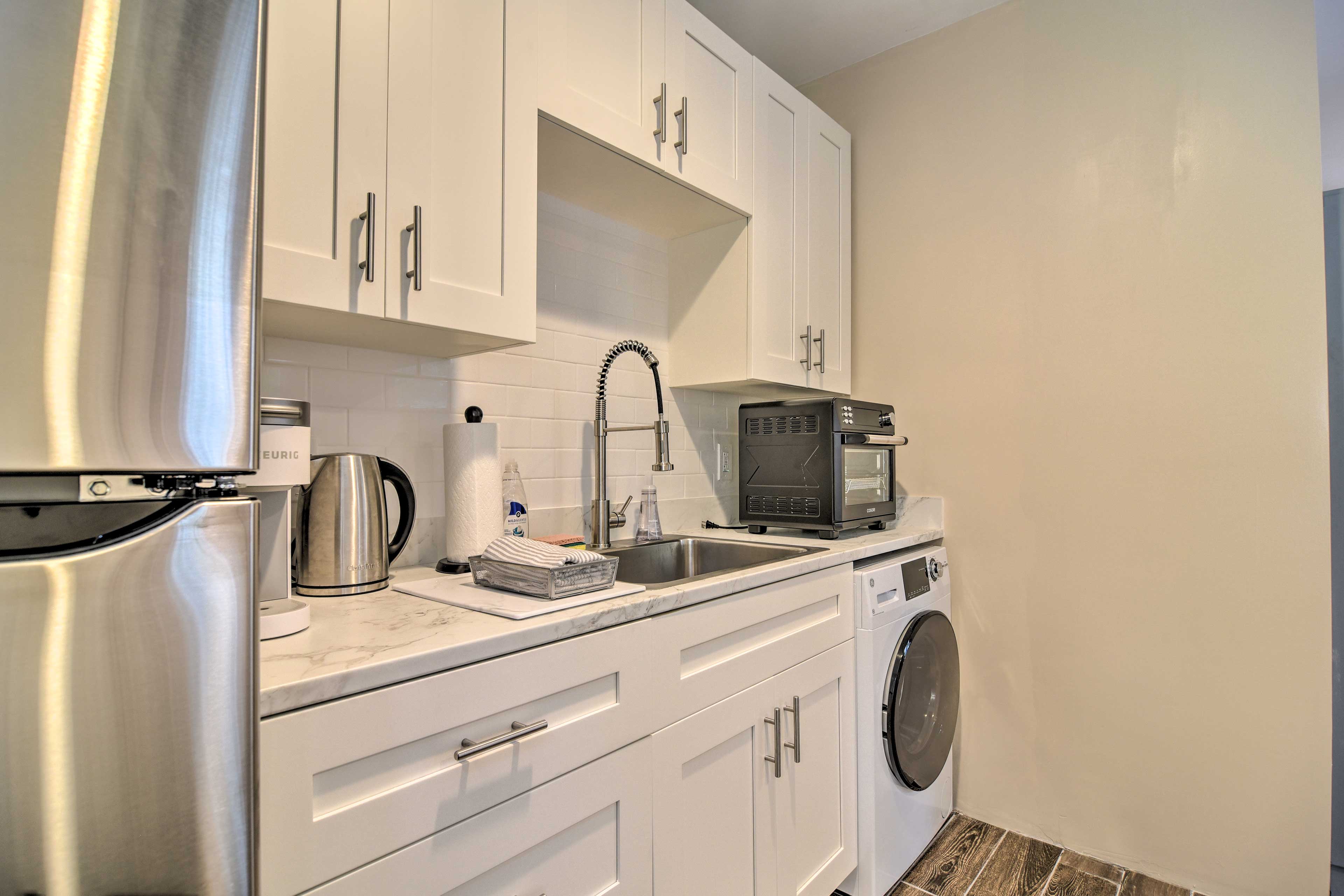 Ozona Studio w/ Shared Deck Steps to Gulf! Palm Harbor, FL Evolve