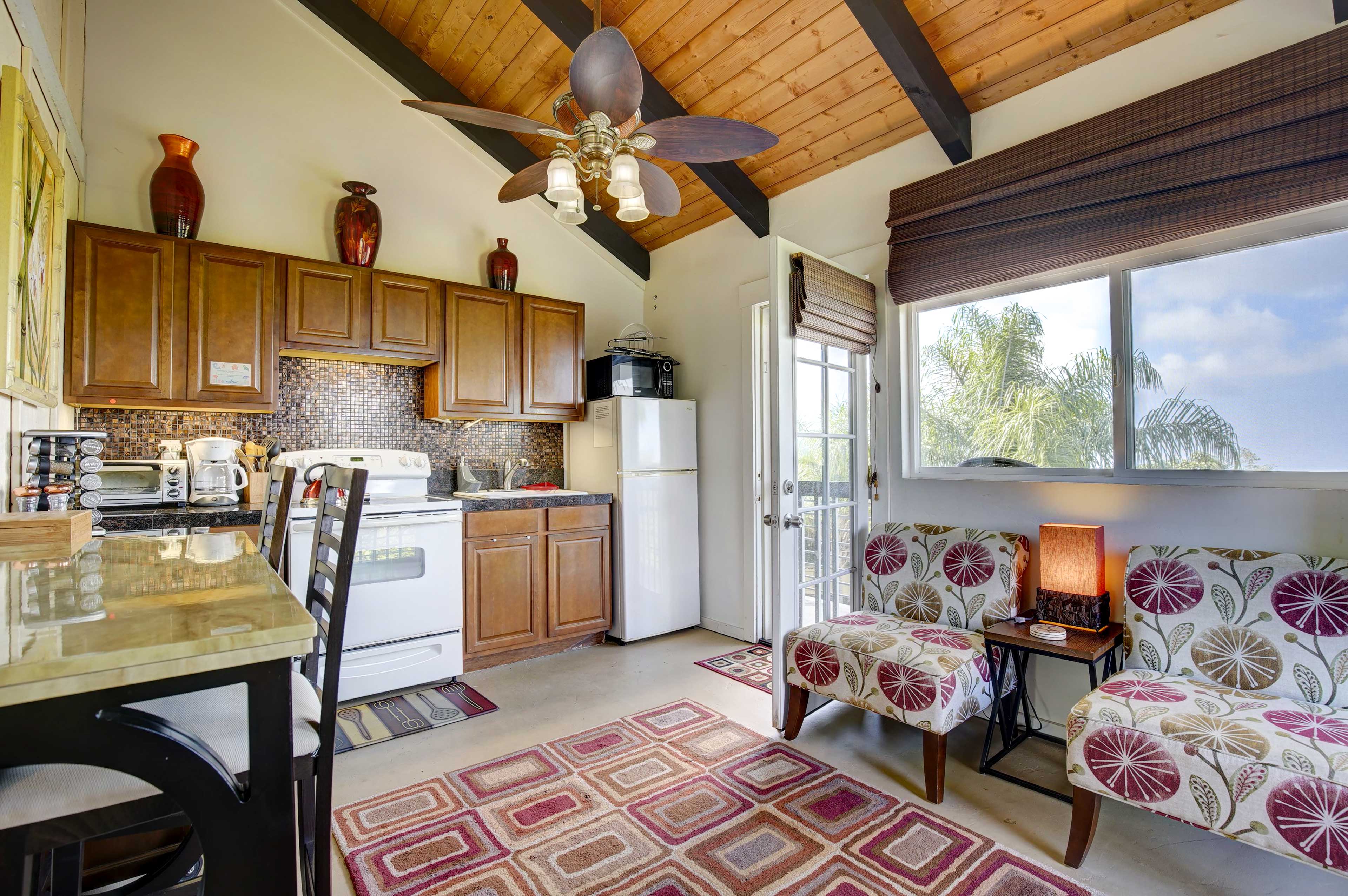 Charming KailuaKona Apartment Near Hiking & Golf! Evolve