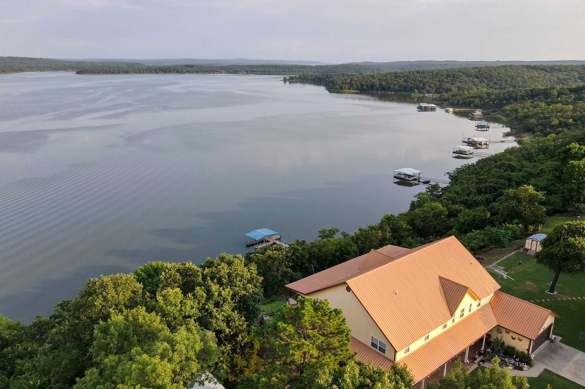 Waterfront Lake Eufaula Home w/ Deck + Views! Evolve