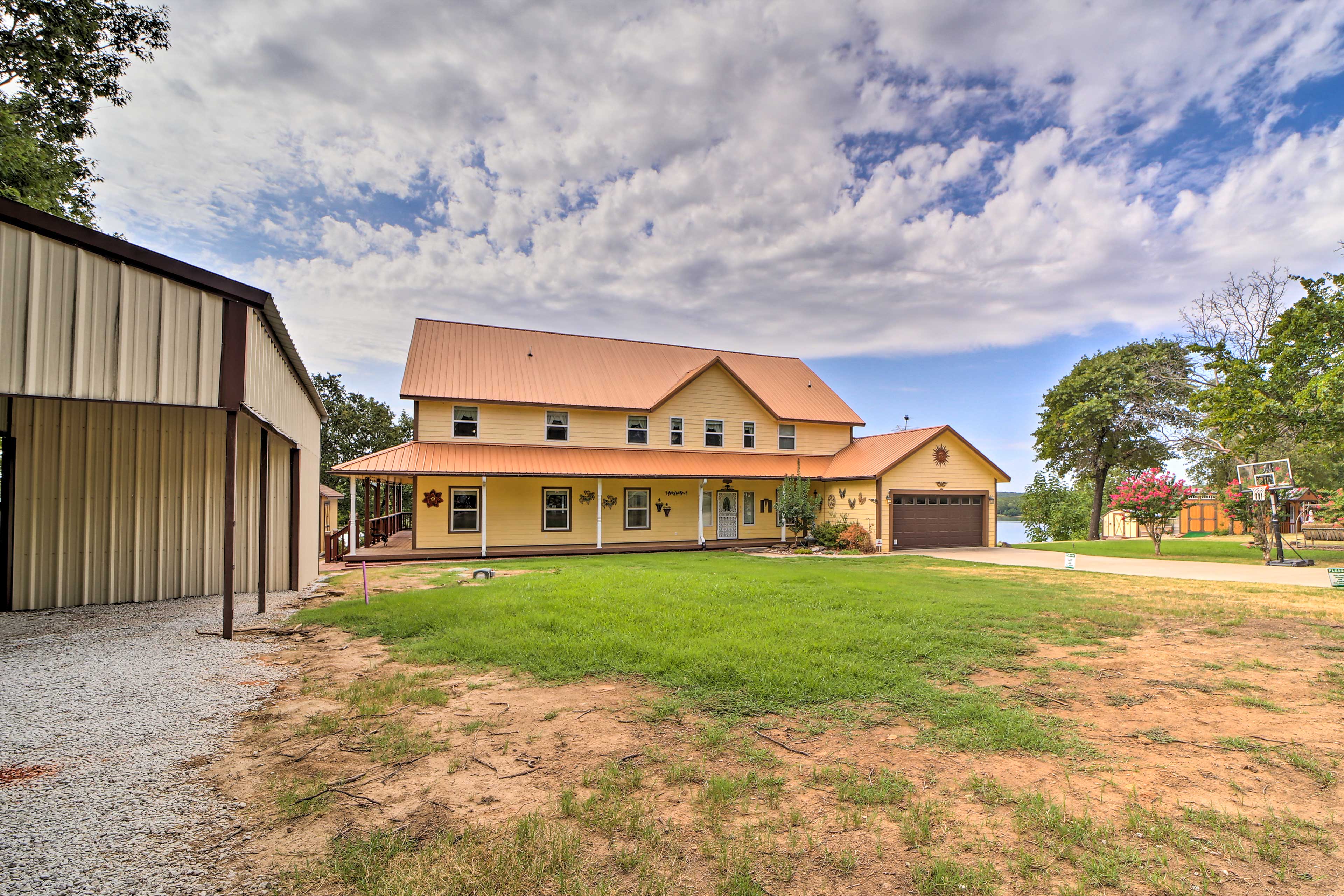 Waterfront Lake Eufaula Home MultiLevel Balcony Evolve