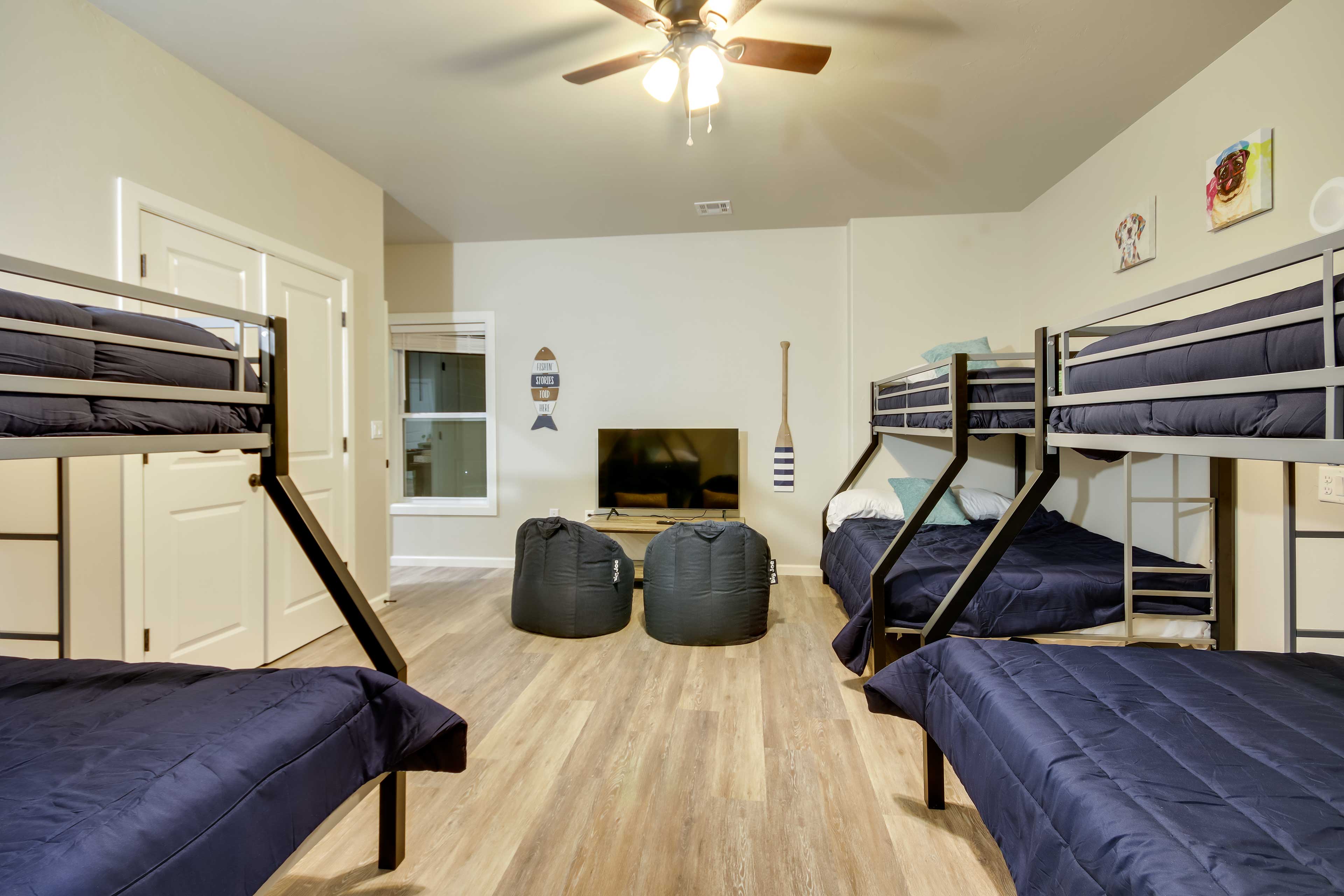 Waterfront Grand Lake Family House w/ Game Room! Cleora, OK Evolve