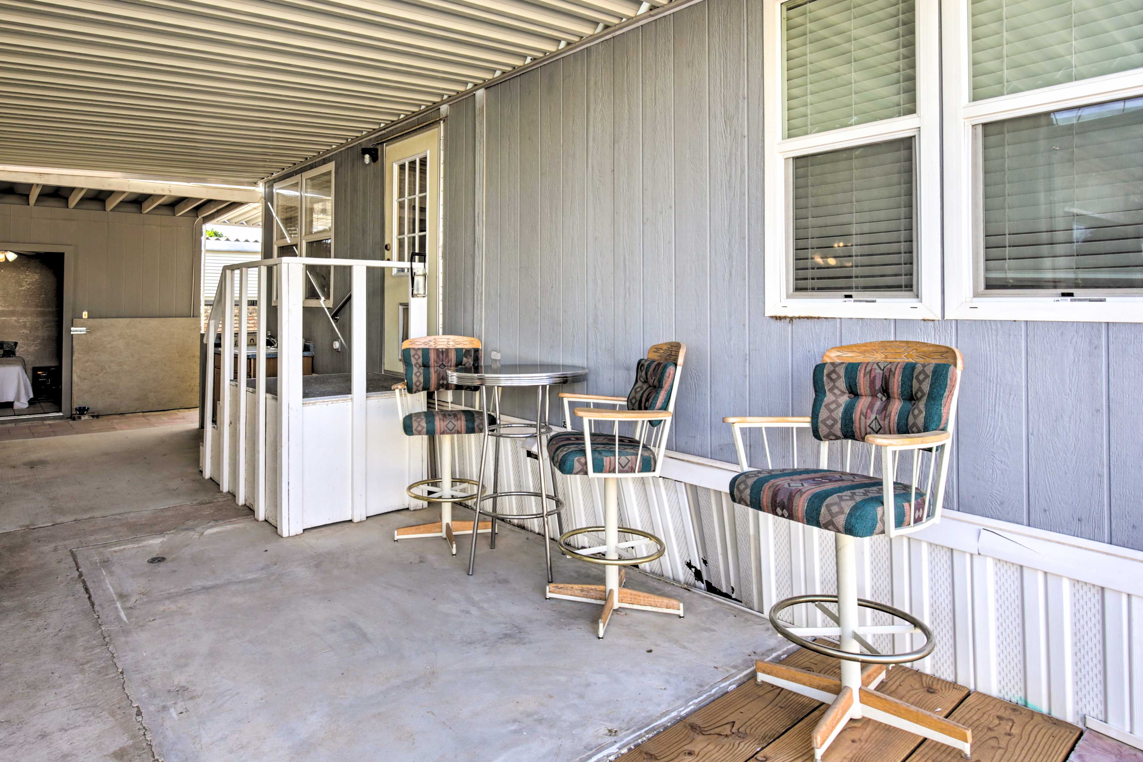 Cozy Yuma Retreat w/ Furnished Patio & Grill! Evolve