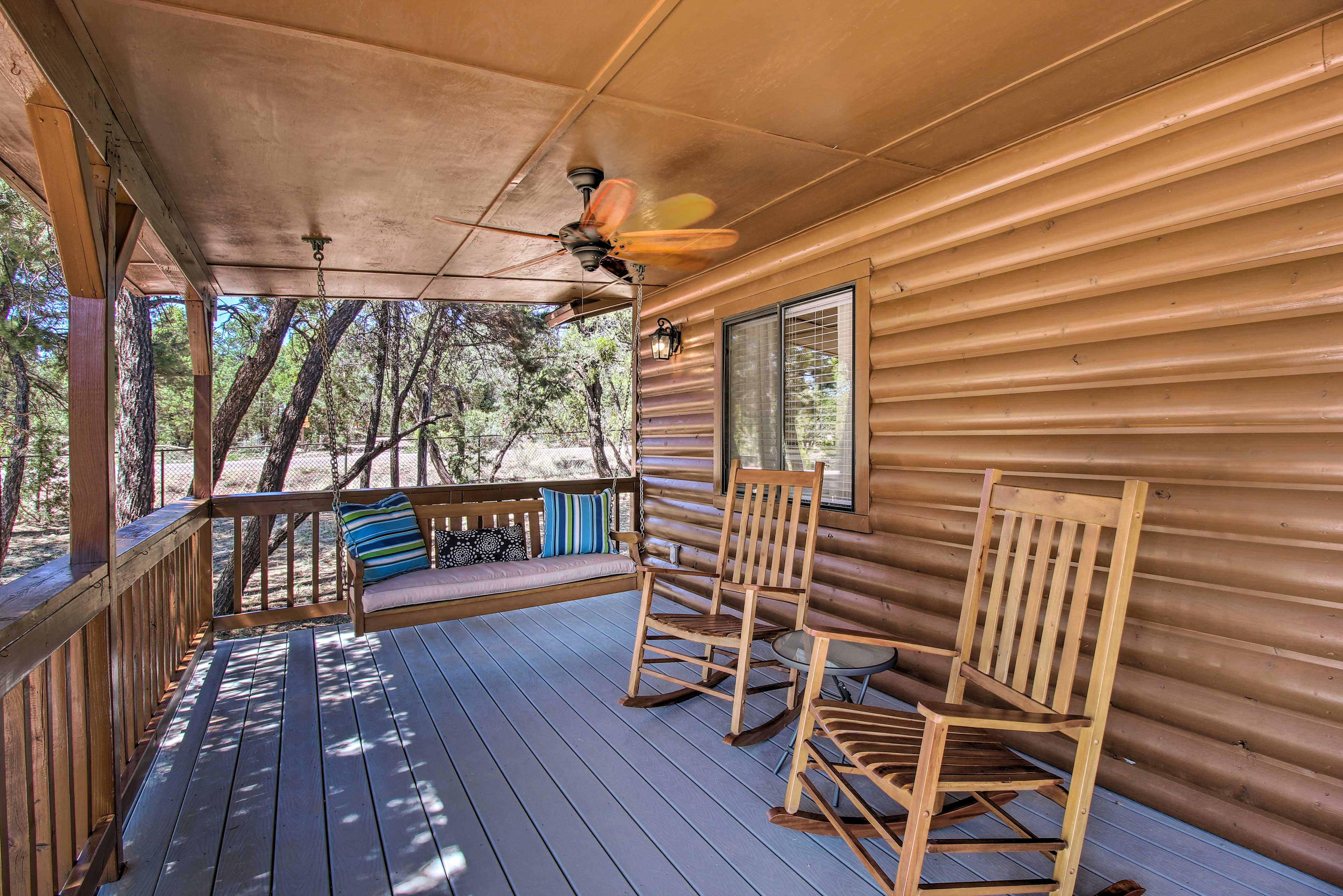 Cozy Heber Cabin Retreat w/ Deck + Fireplace! HeberOvergaard, AZ
