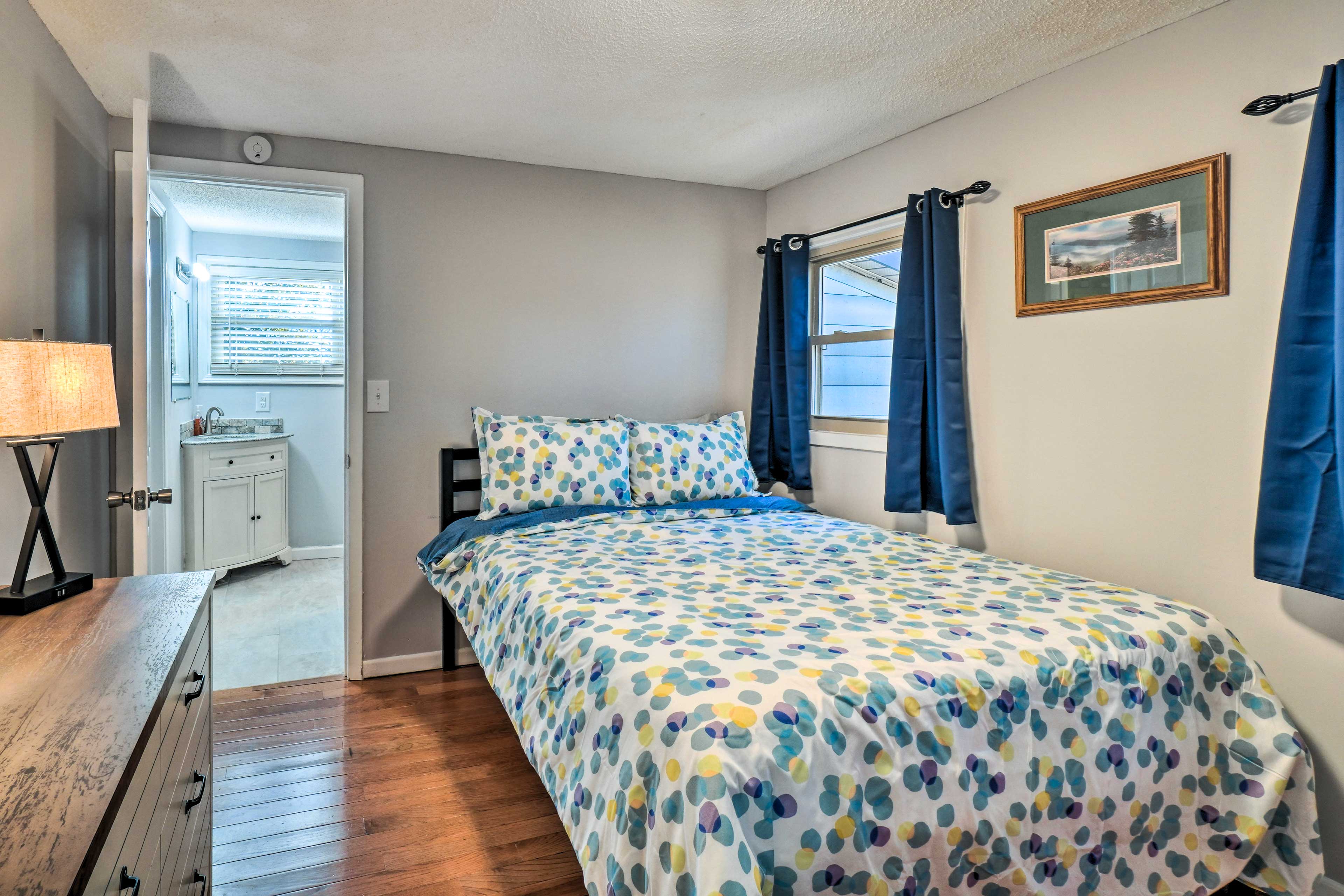 Pigeon Cabin w/ Private Hot Tub! Evolve