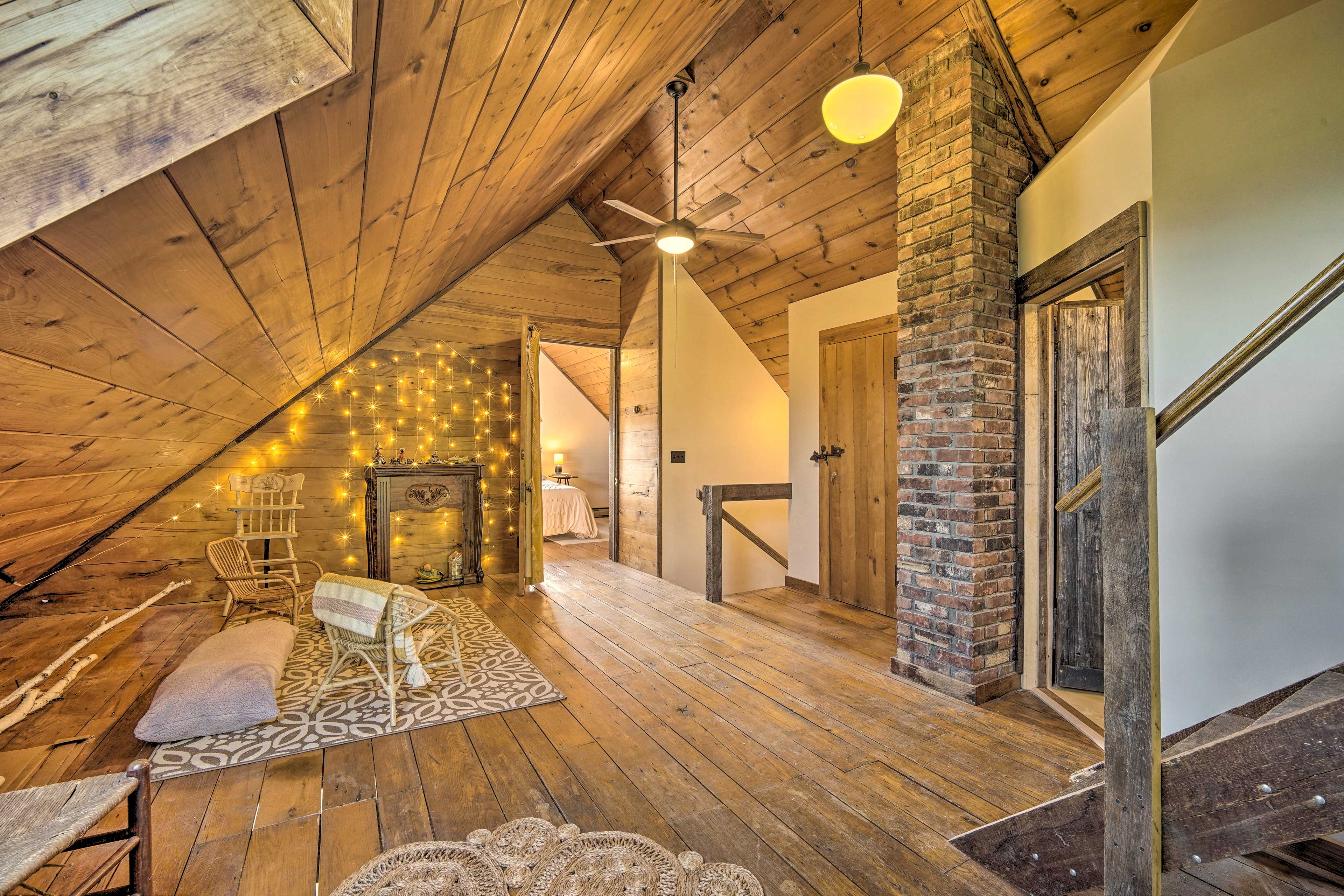 Bennington Cabin w/ Deck & Views of 3 States! Evolve