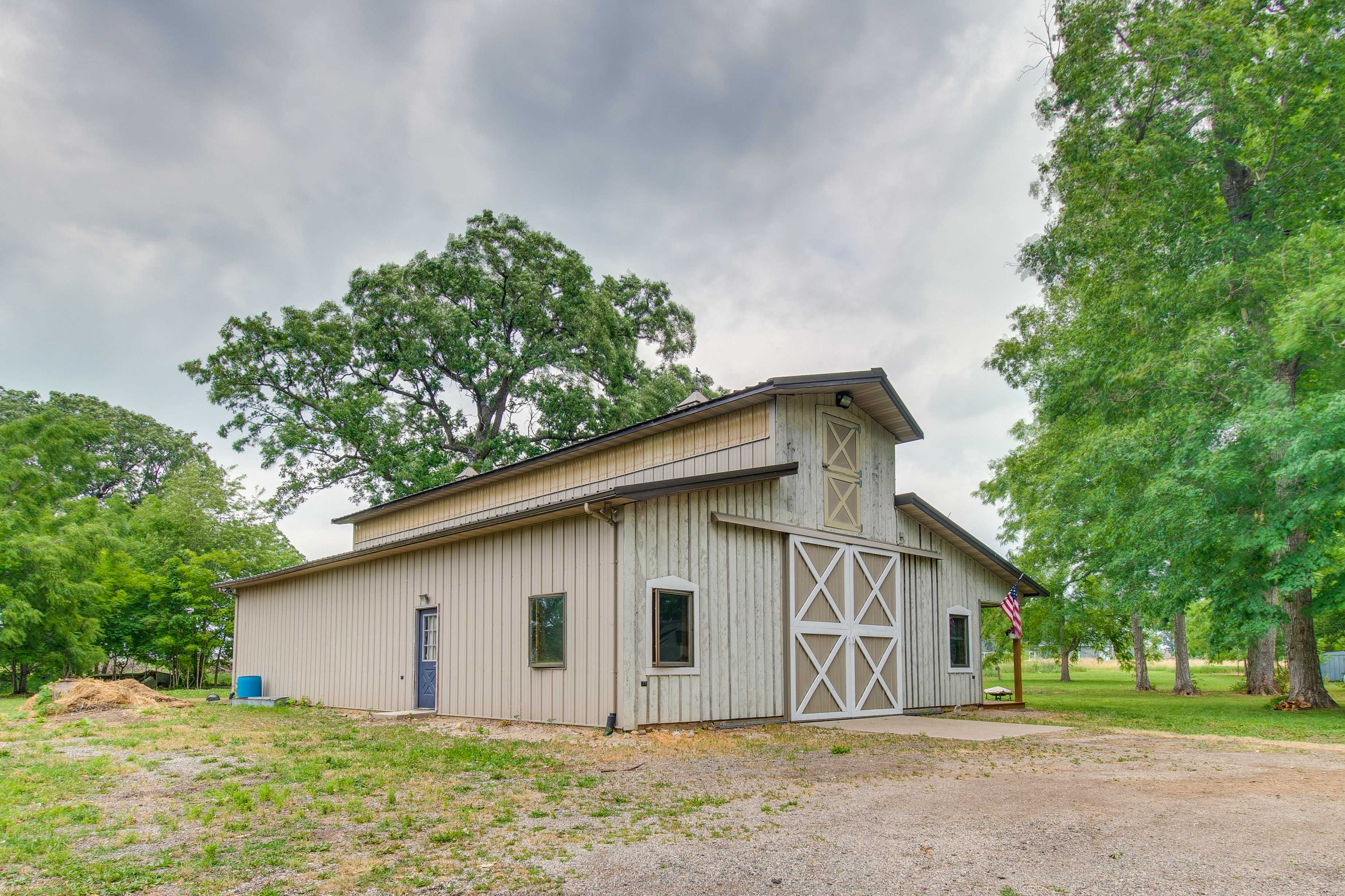Peaceful Pontiac Barndominium Near Local Museums Evolve