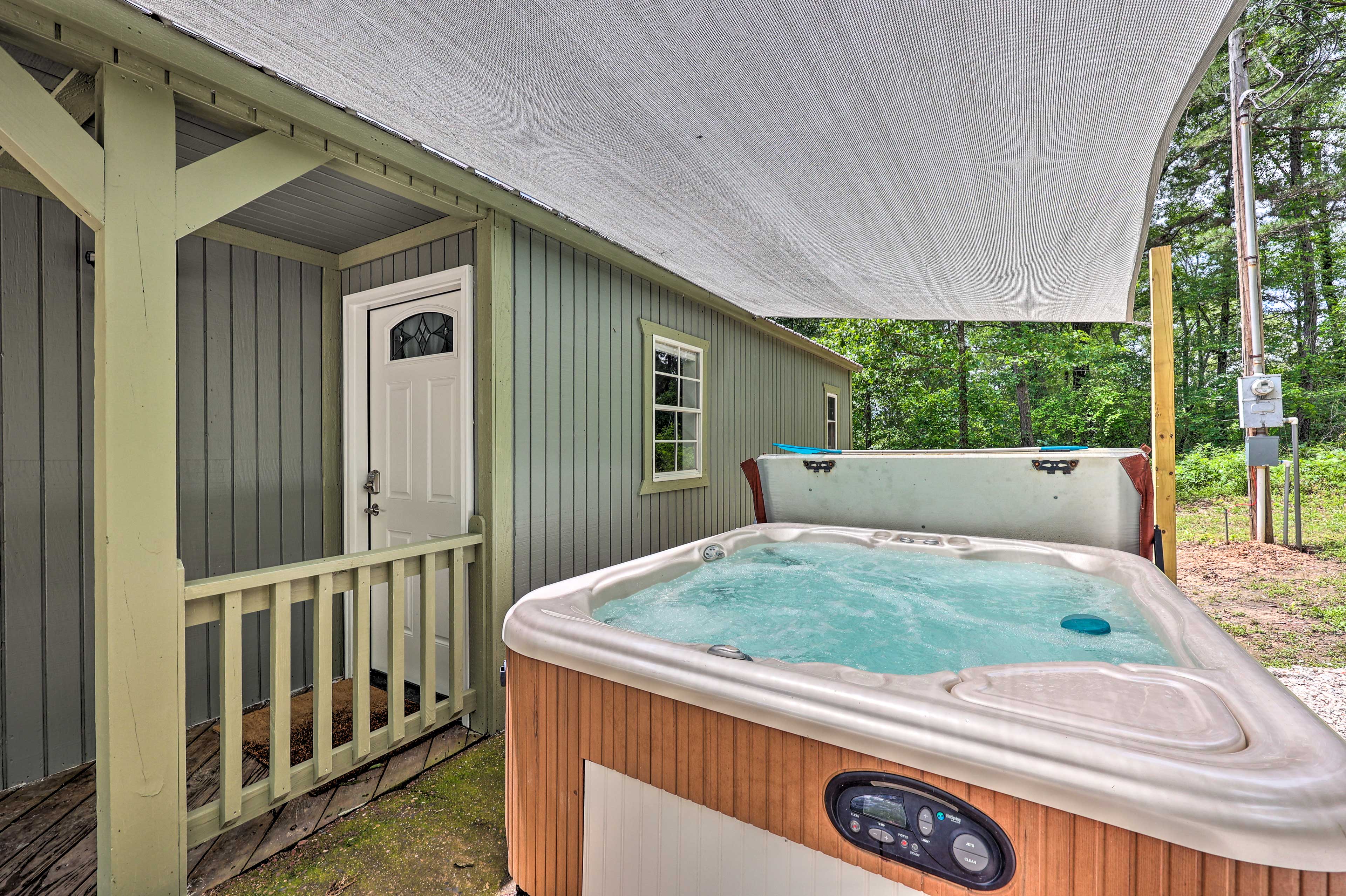 Cozy Bismarck Studio Cabin w/ Private Hot Tub Evolve