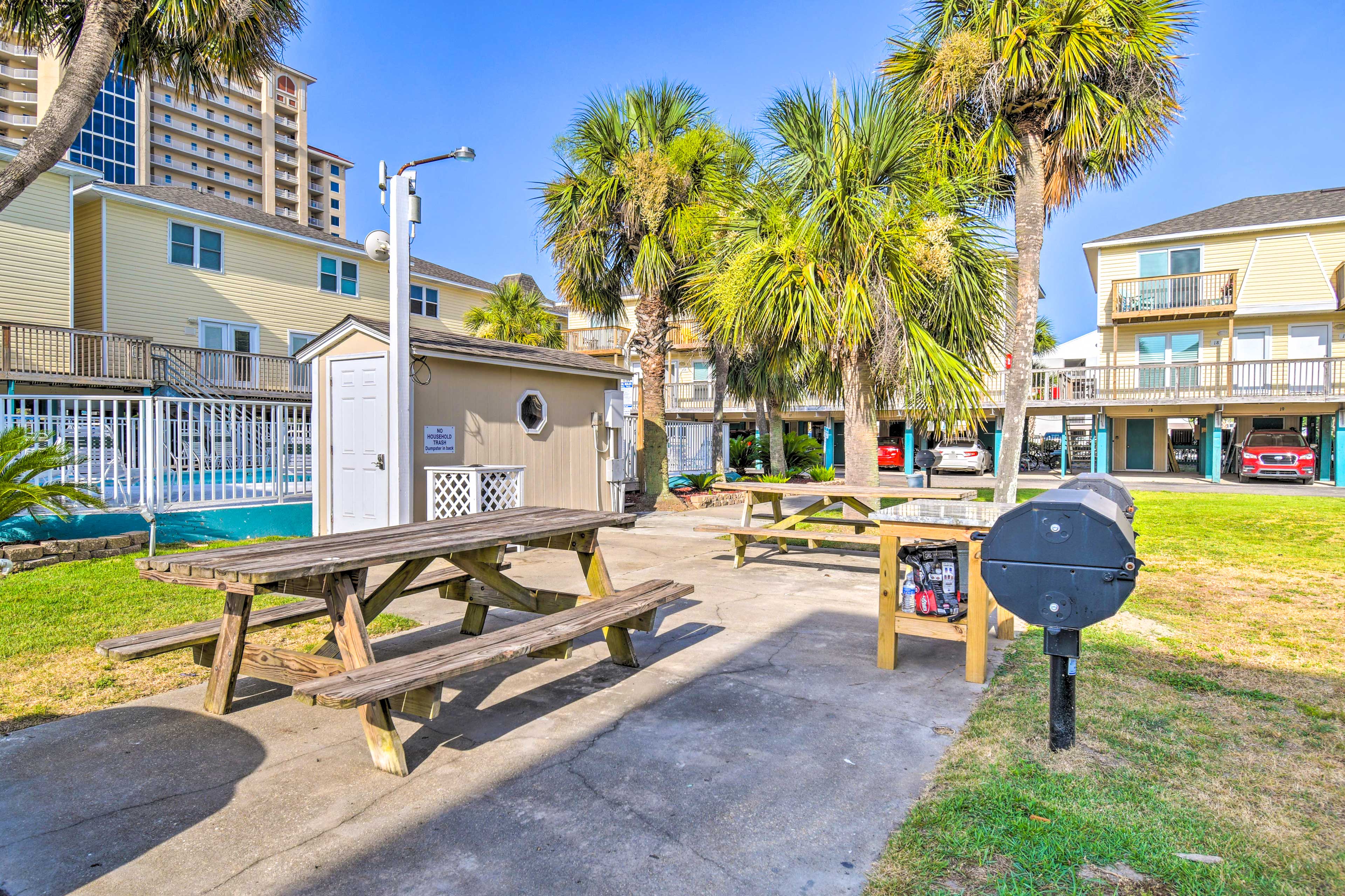Gulf Shores Condo Walk to Beach & Restaurants! Evolve