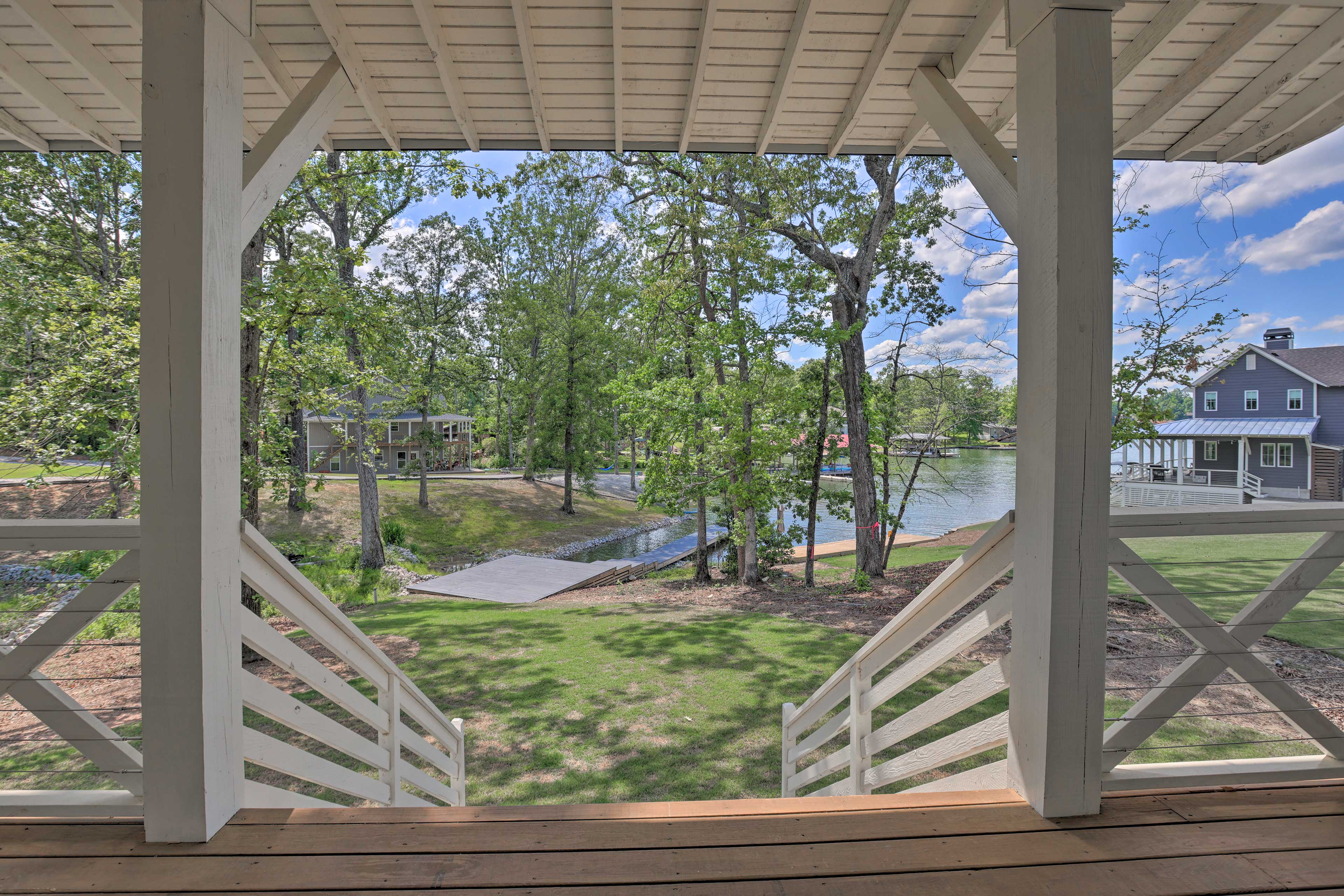 Luxe Lakefront Getaway w/ Porch + Water View! Dadeville, AL Evolve