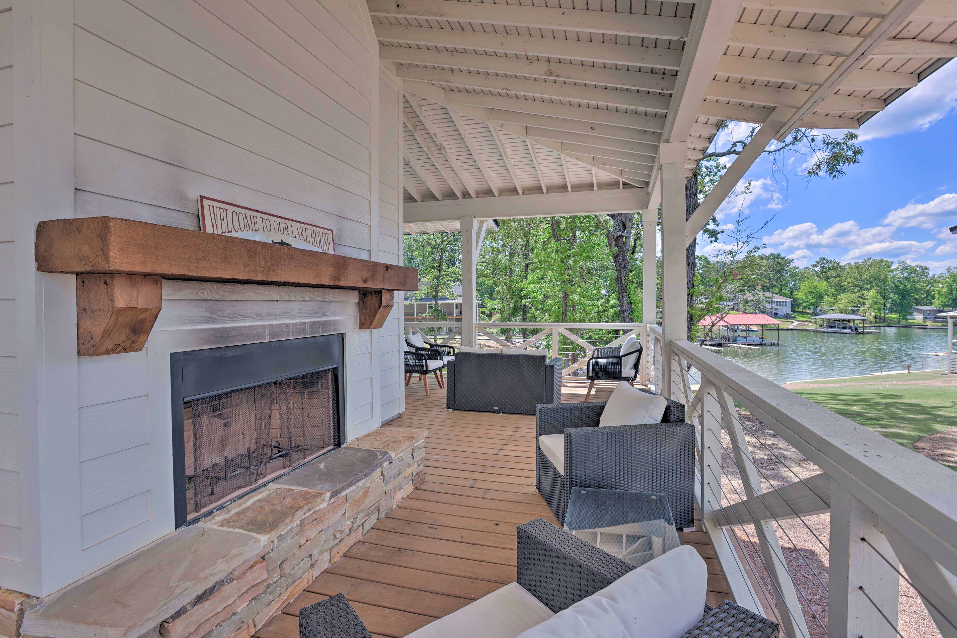 Luxe Lakefront Getaway w/ Porch + Water View! Dadeville, AL Evolve