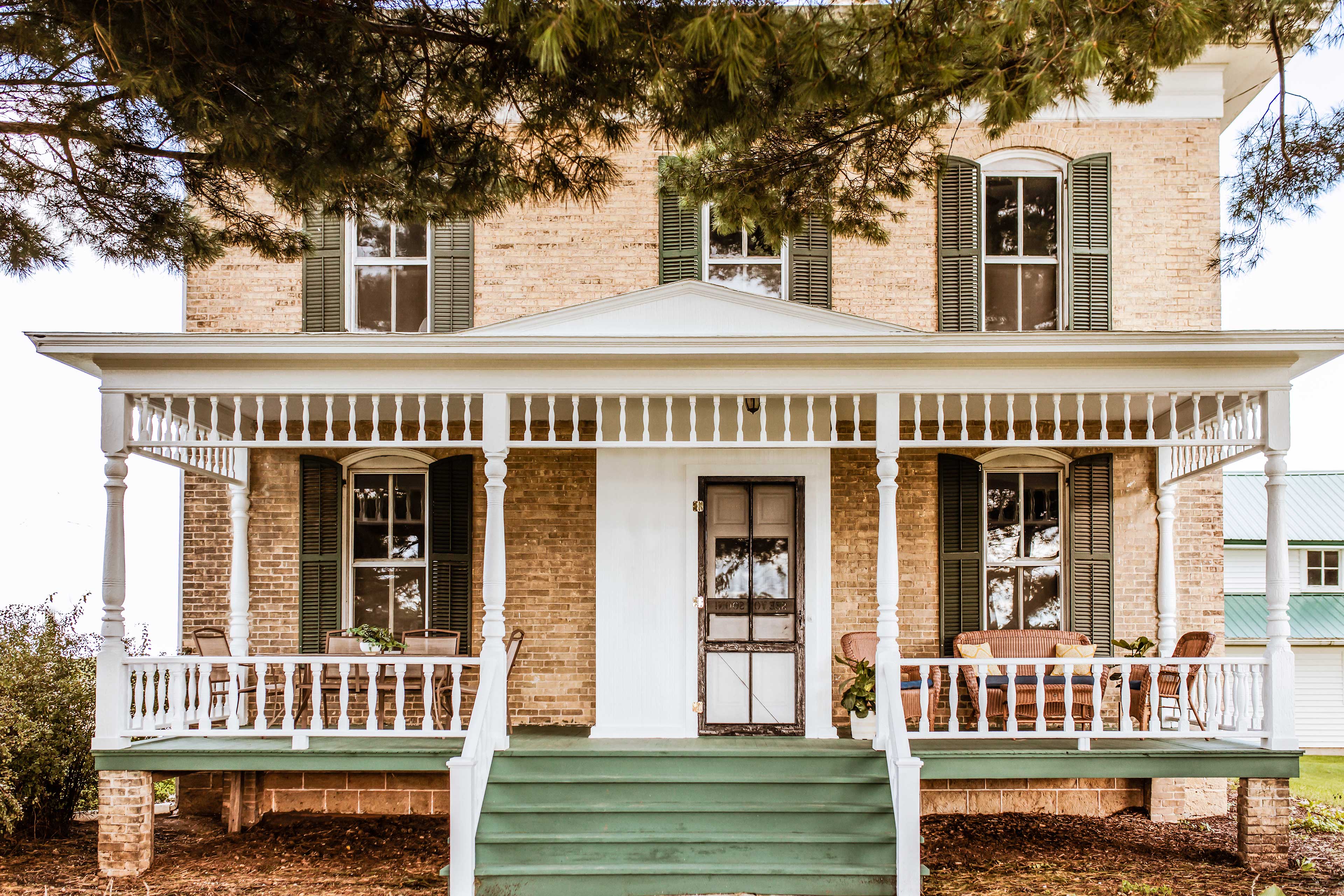 Large Historic Farmhouse on 200 Acres w/ WiFi Janesville, WI Evolve