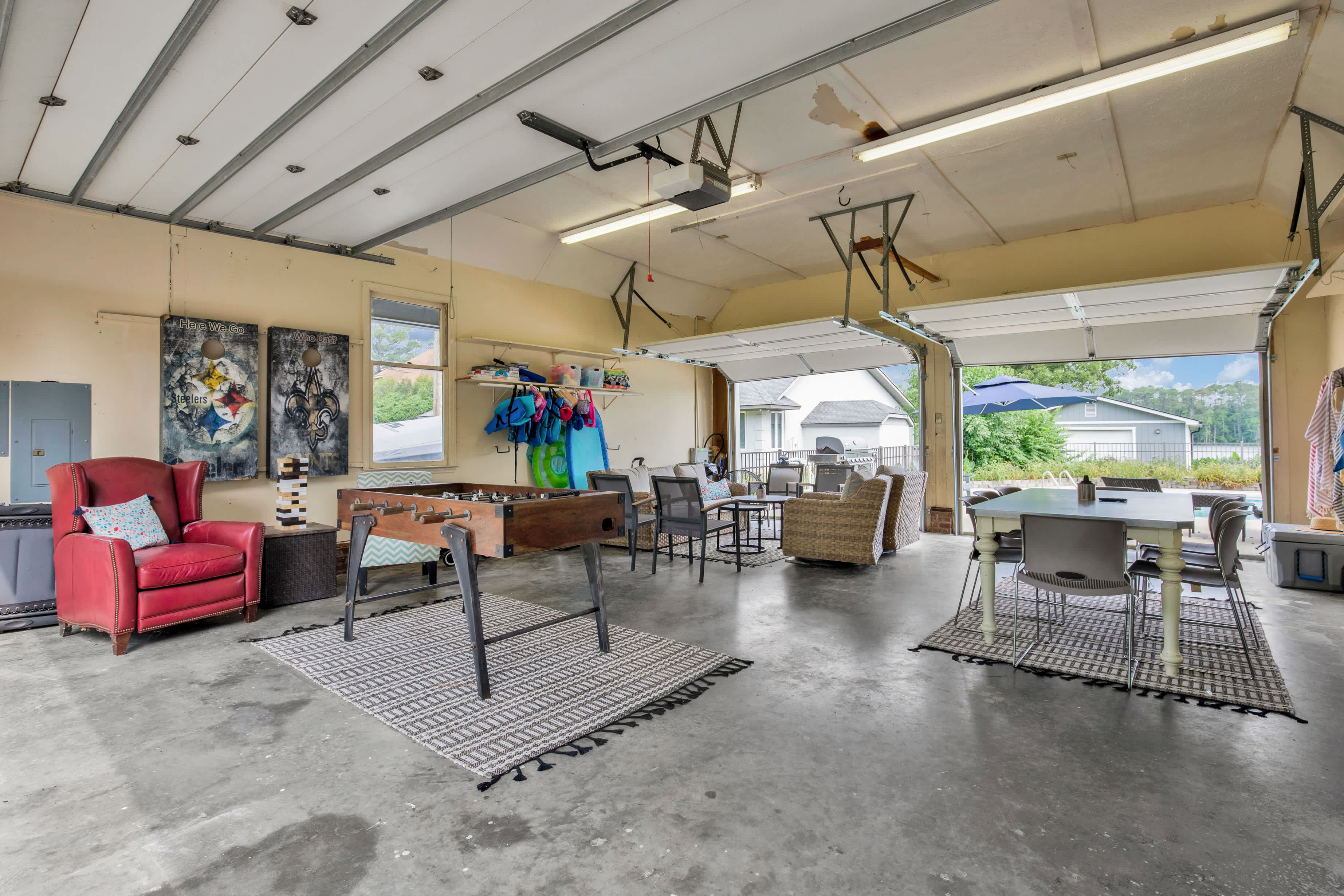 Lakefront Parkton Home Pool & Fishing Dock! Evolve