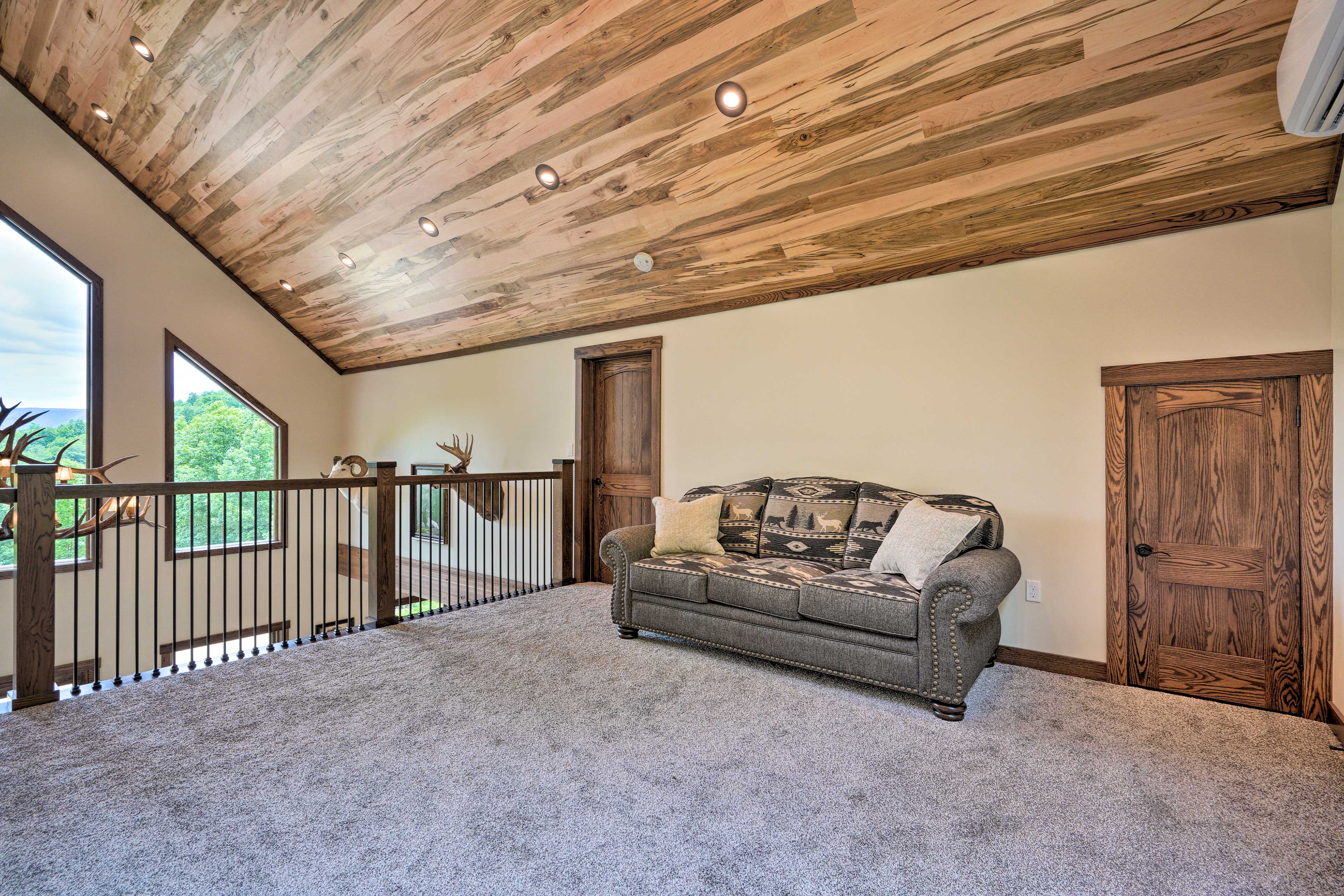 NEW! Stunning ‘Bugle Hollow Lodge’ w/ Mtn Views! Evolve