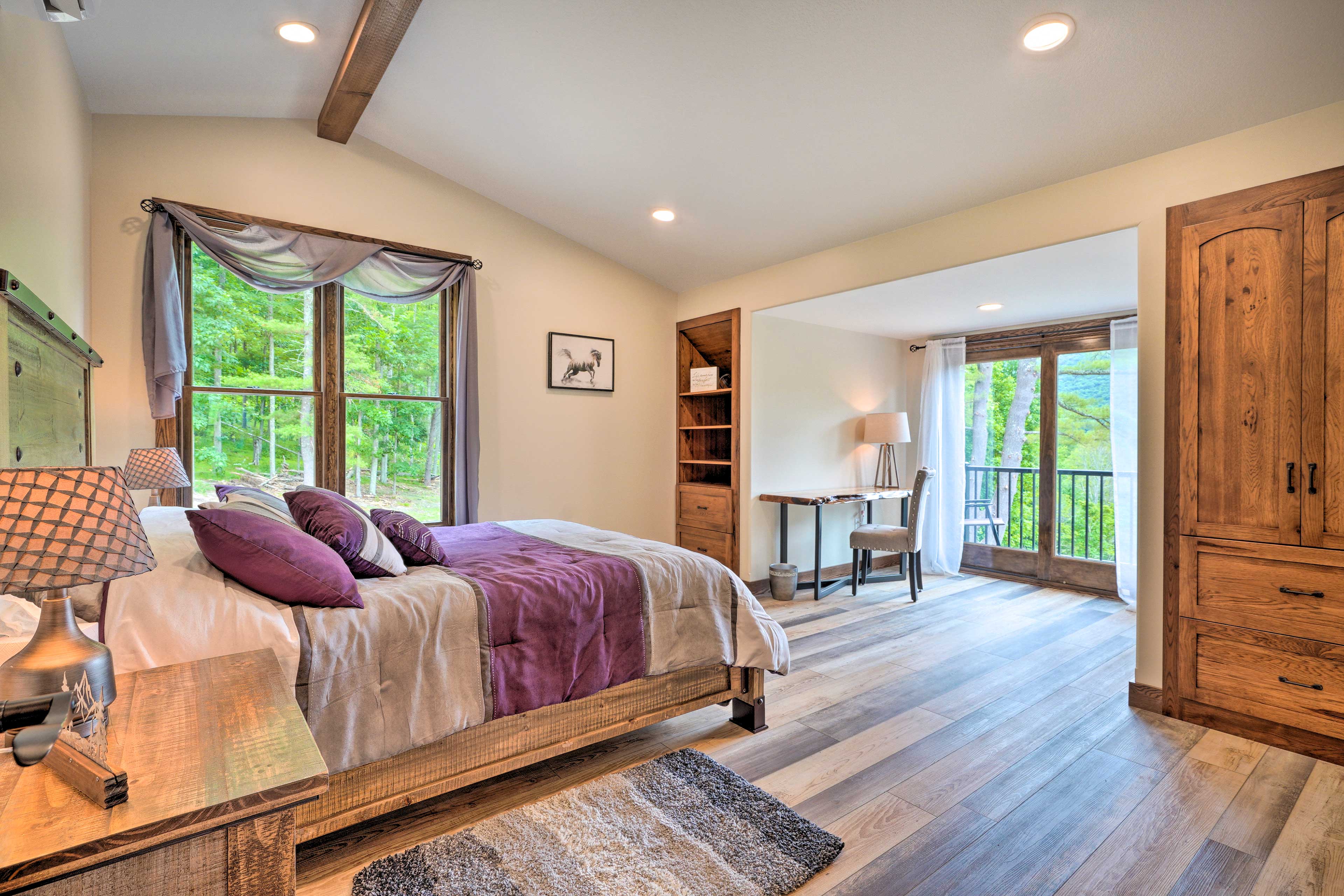 NEW! Stunning ‘Bugle Hollow Lodge’ w/ Mtn Views! Evolve