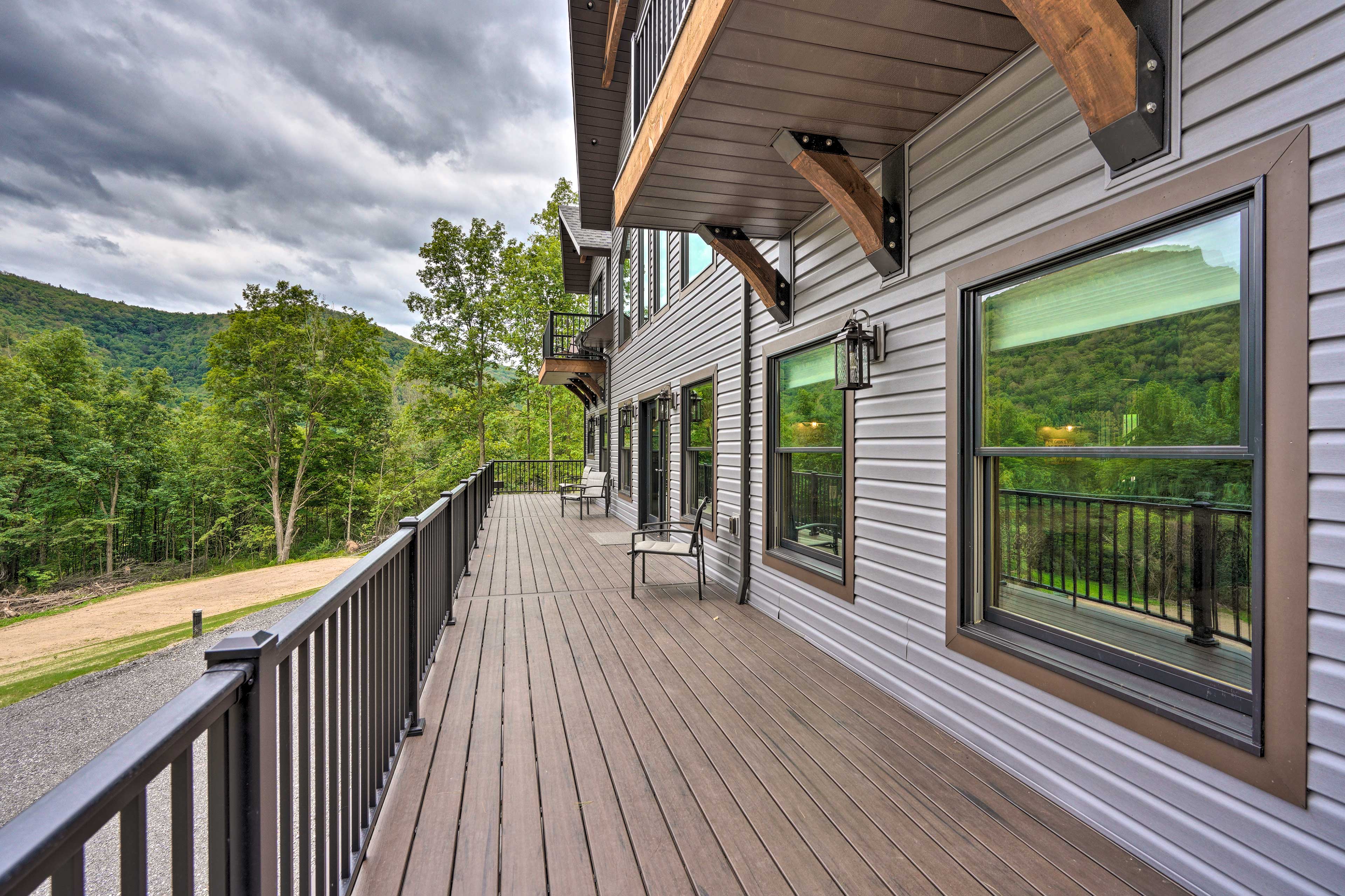 NEW! Stunning ‘Bugle Hollow Lodge’ w/ Mtn Views! Evolve