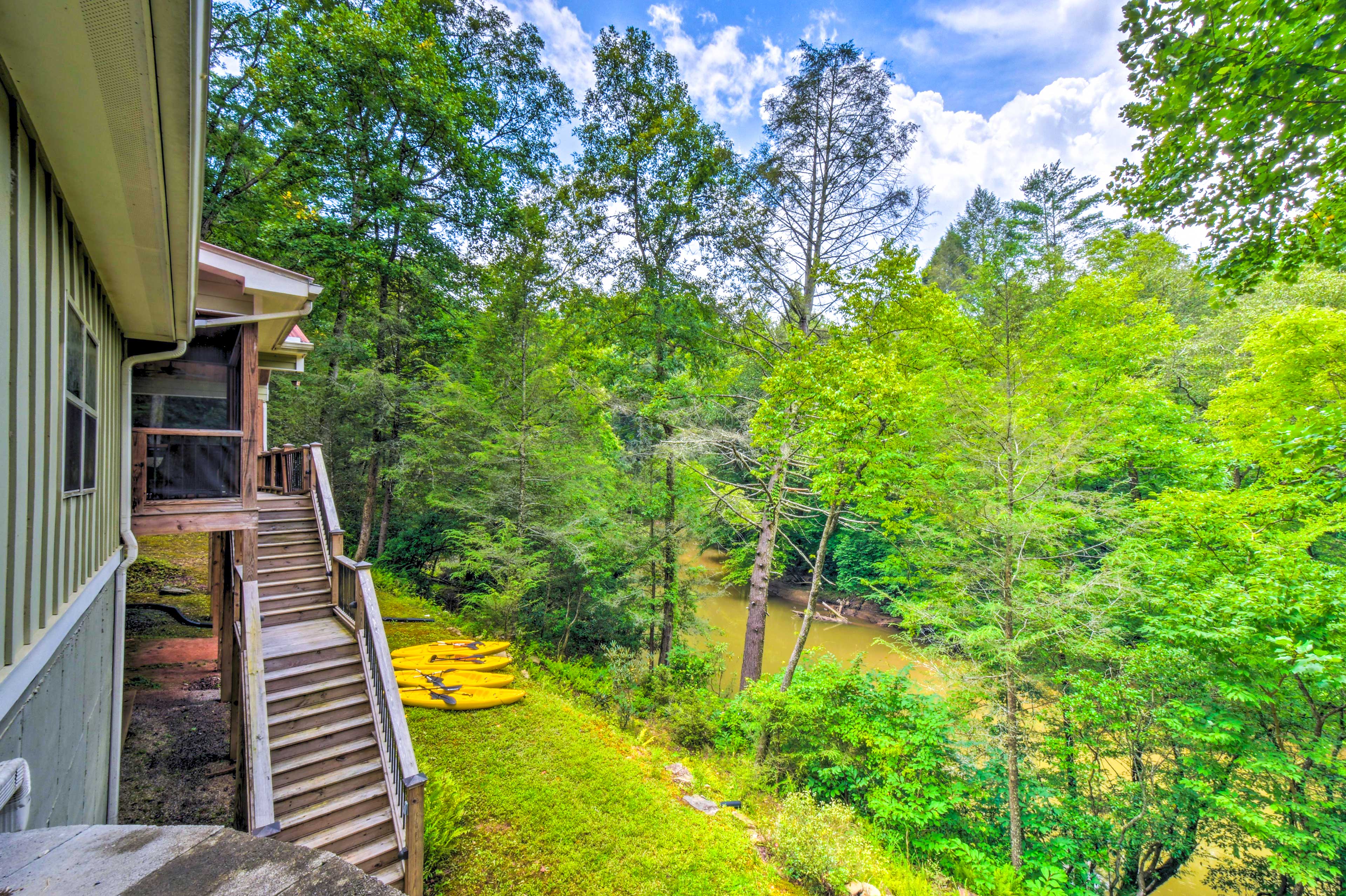 Cozy Riverside Dahlonega Home w/ Kayaks + Fire Pit Evolve