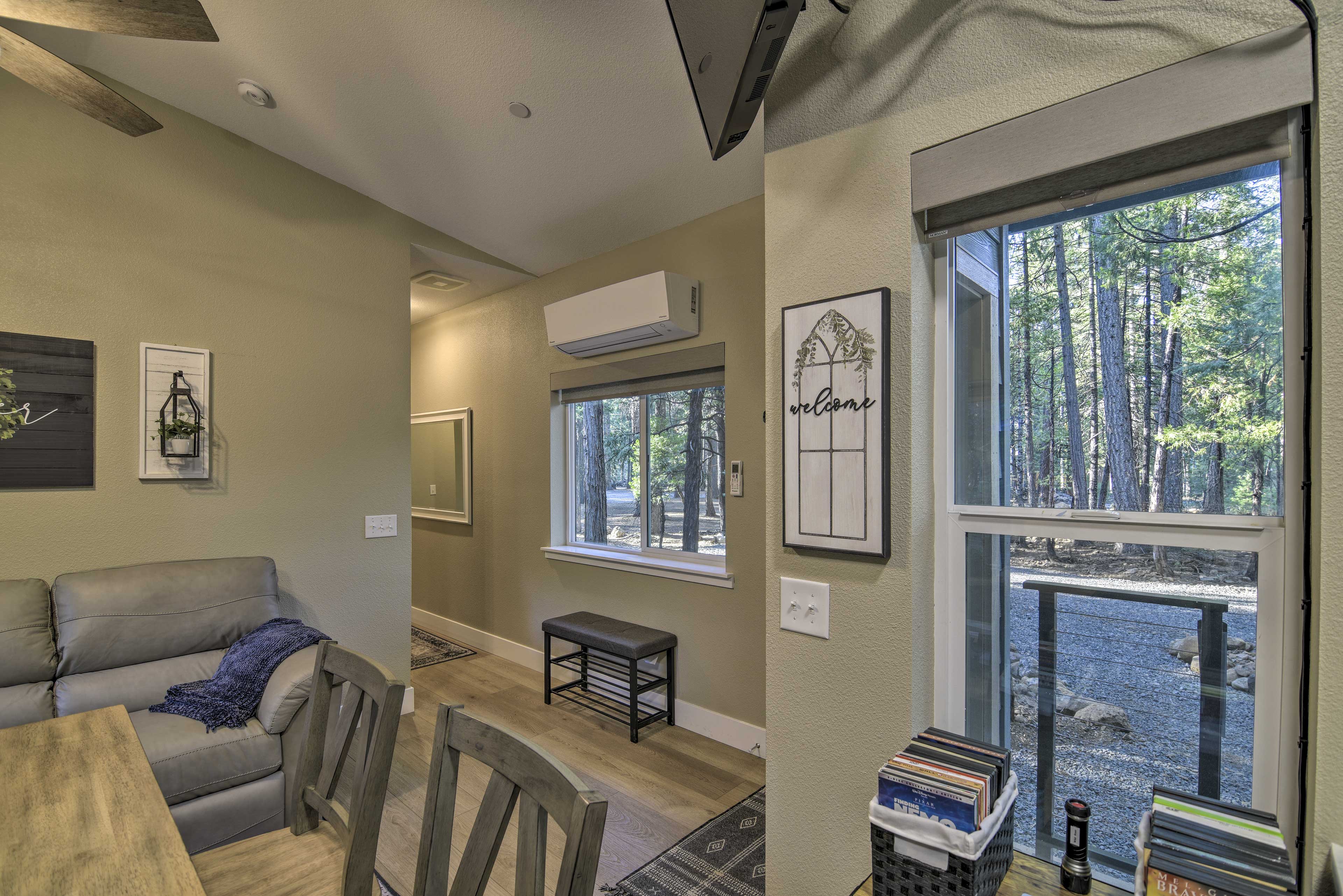 Secluded Butte Meadows Cabin w/ Deck & Grill! Evolve