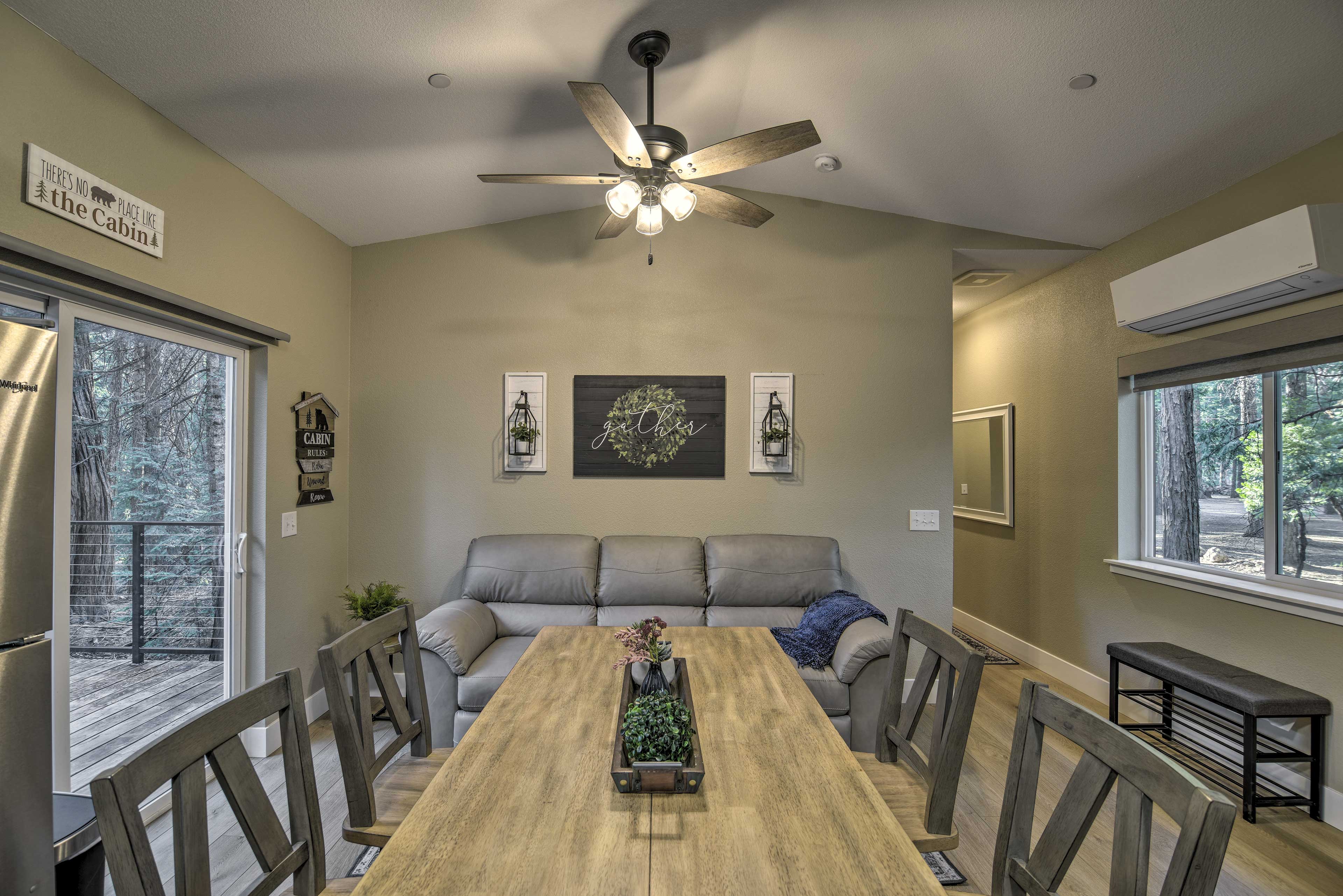 Secluded Butte Meadows Cabin w/ Deck & Grill! Evolve