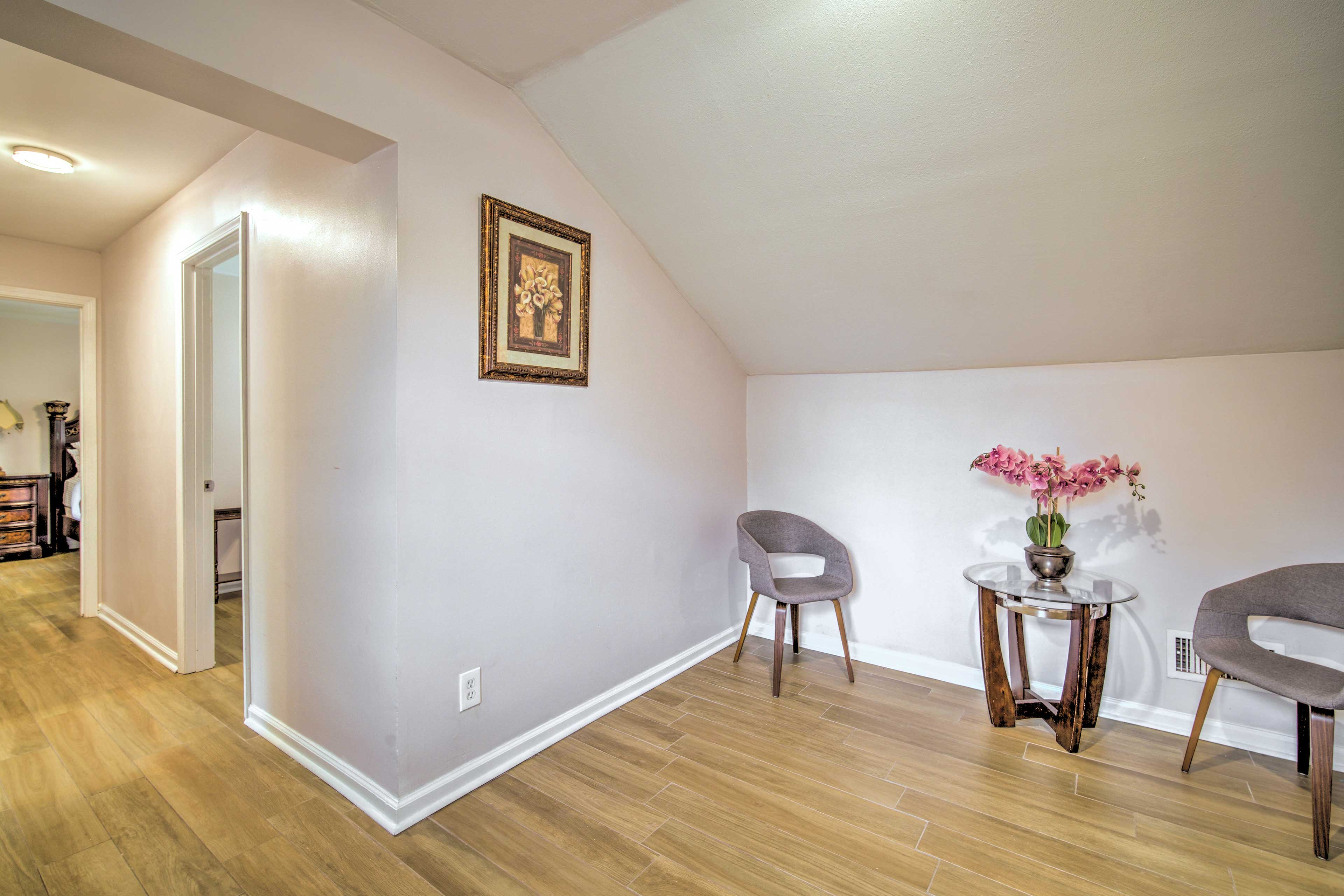 Picturesque Kennesaw Home w/ Private Backyard Evolve